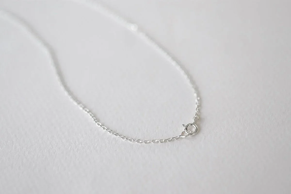 Medium Diamond cut trace chain in Silver