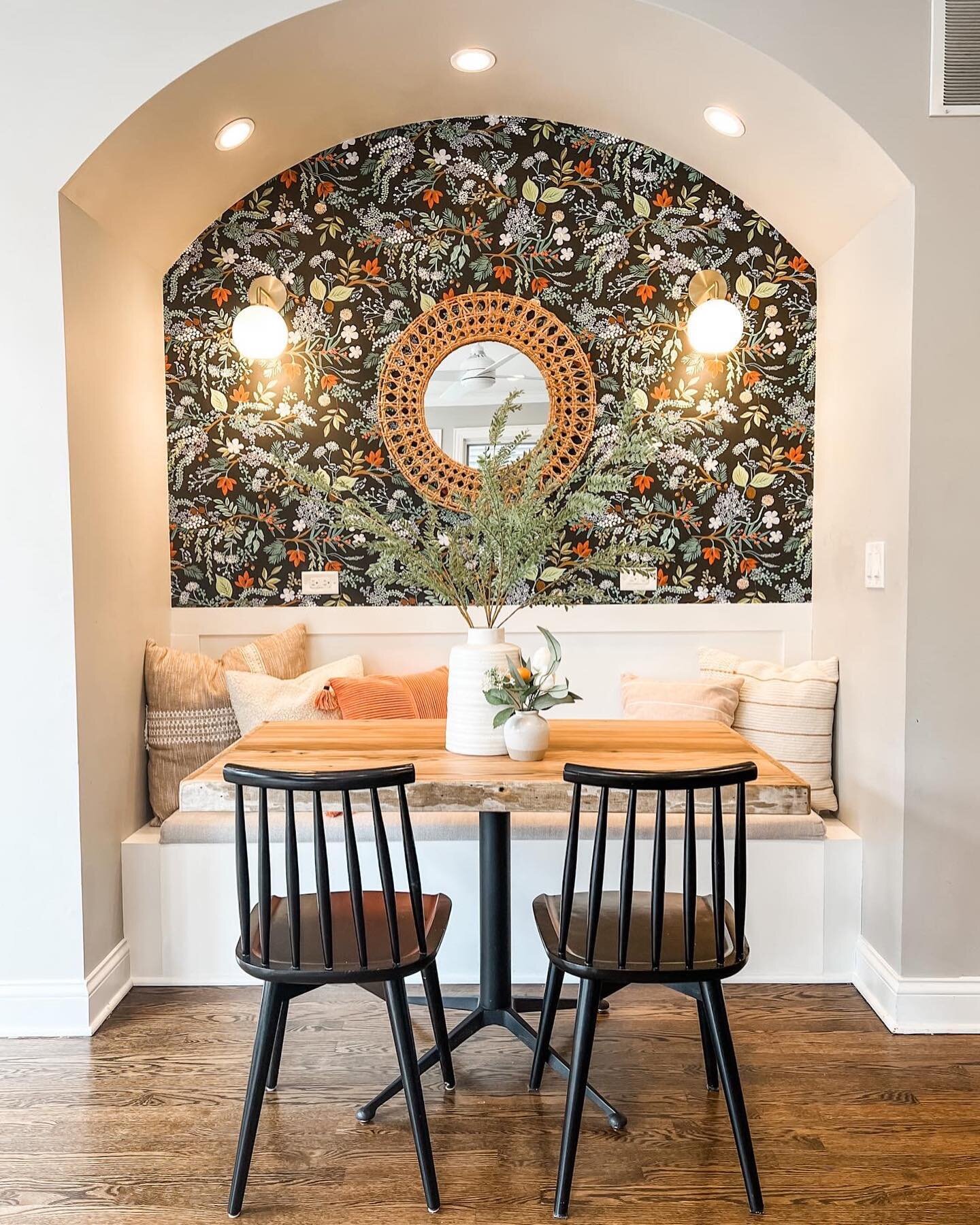 Breakfast nook before and after. We&rsquo;ve come a long way from the folding table! :)

#interiordesign #decorating #transformation #howihaven #oneroomchallenge #glowup #designinspiration #remodel #design #interior #howyouhome #hgtv #mcgee #amberint