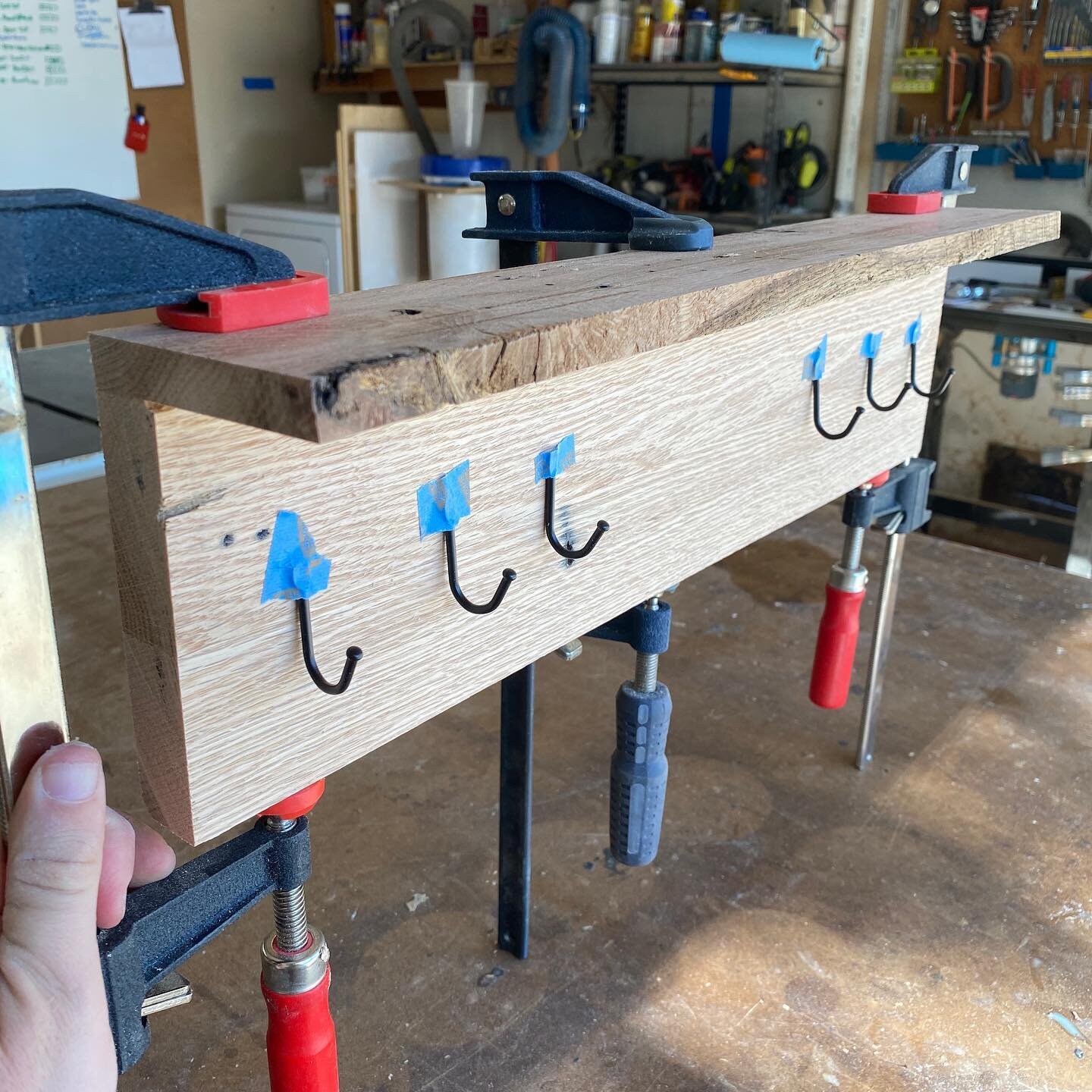 Rustic keyholder under way!
.
.
.
.
.
#wood #woodworking #woodworker #keyholder #maker #diy #oak #reclaimedoak