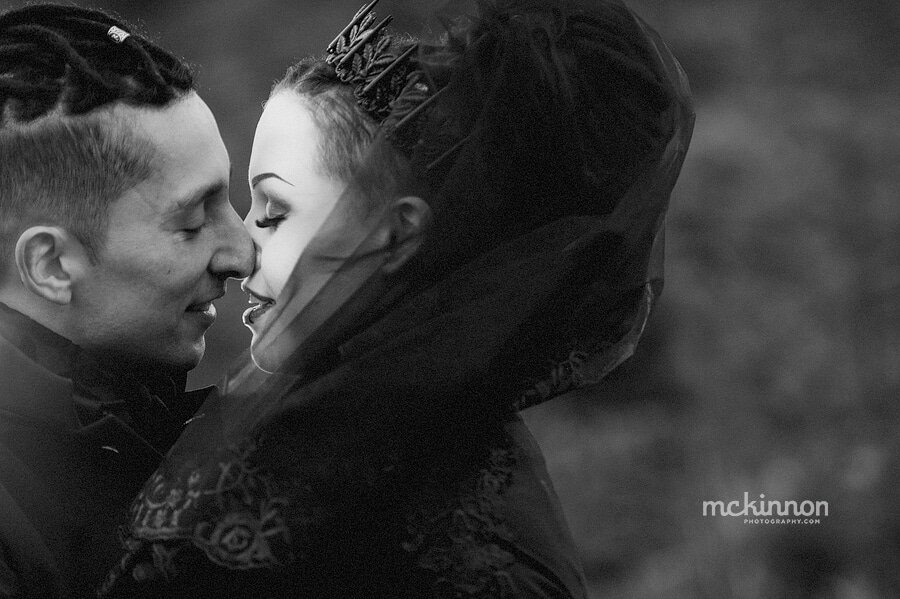 Gothic-Couple-Kissing