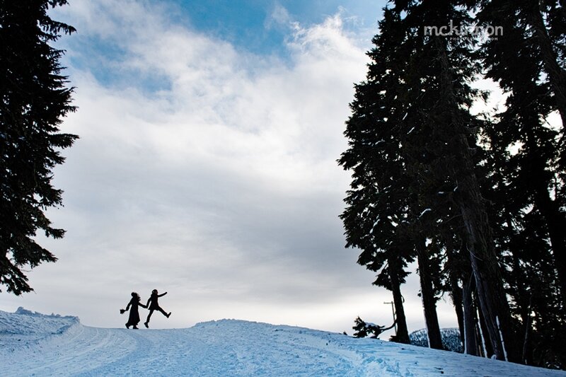 Couple-jumping-Mt.Washington