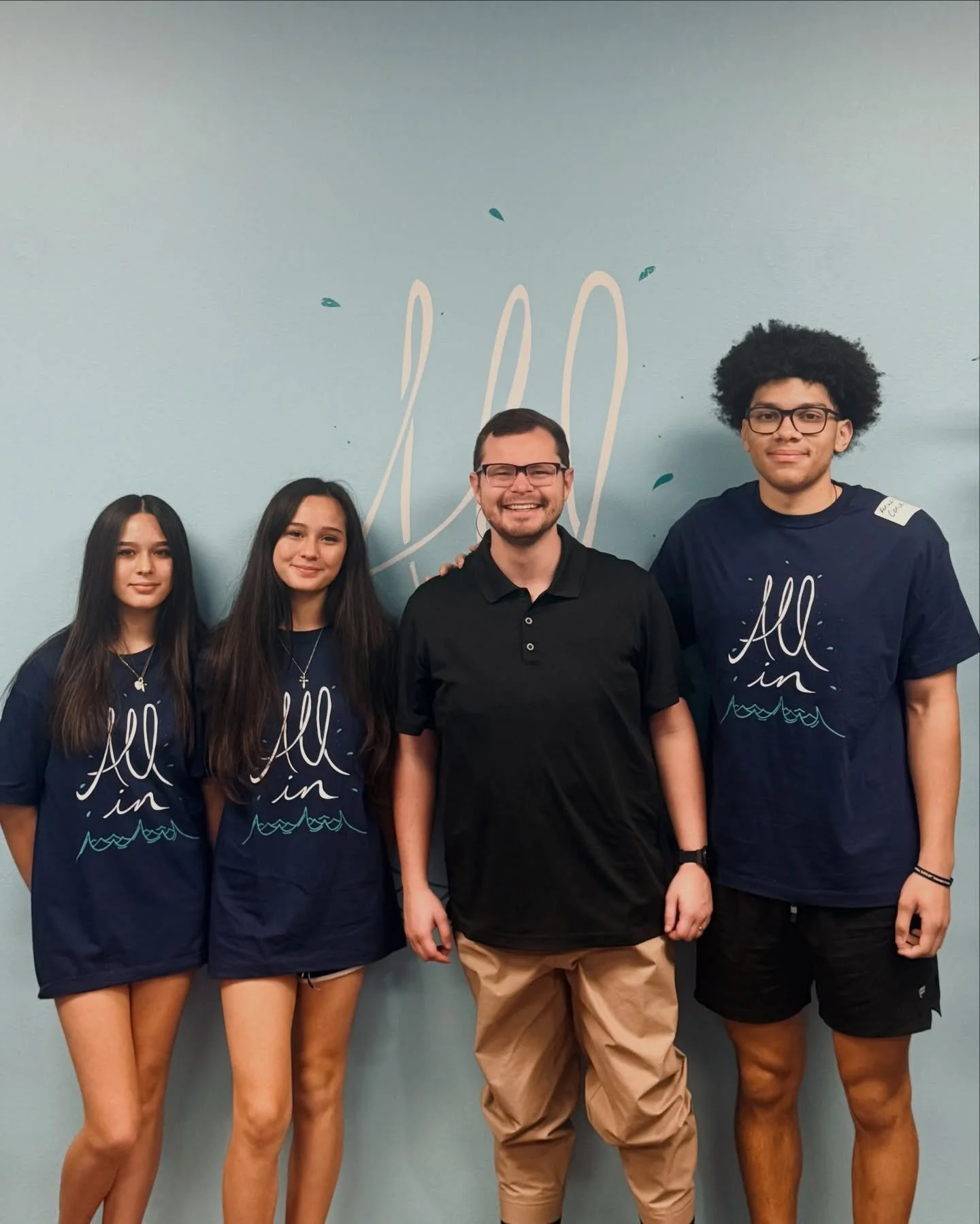 Stirring the Baptismal Waters 🌊
&bull;
We are SO PROUD of Carlie, Zoe, and Anwar for taking their next step in their walk with Christ this morning!
#findcommunity #atolive #highschoolatolive #lstwjly #nextsteps #baptism #wnl #wednesdaynightlive