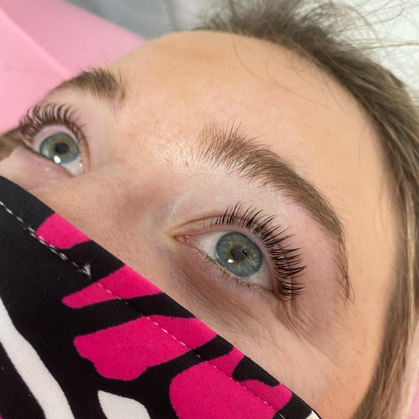 When I say &ldquo;eye&rdquo; you say &ldquo;can&rsquo;t believe they aren&rsquo;t lash extensions&rdquo; 😂 

Guys, for real though. 

This lash lift stuff is LIFE! So low maintenance and gives the illusion of having your lashes curled with mascara (