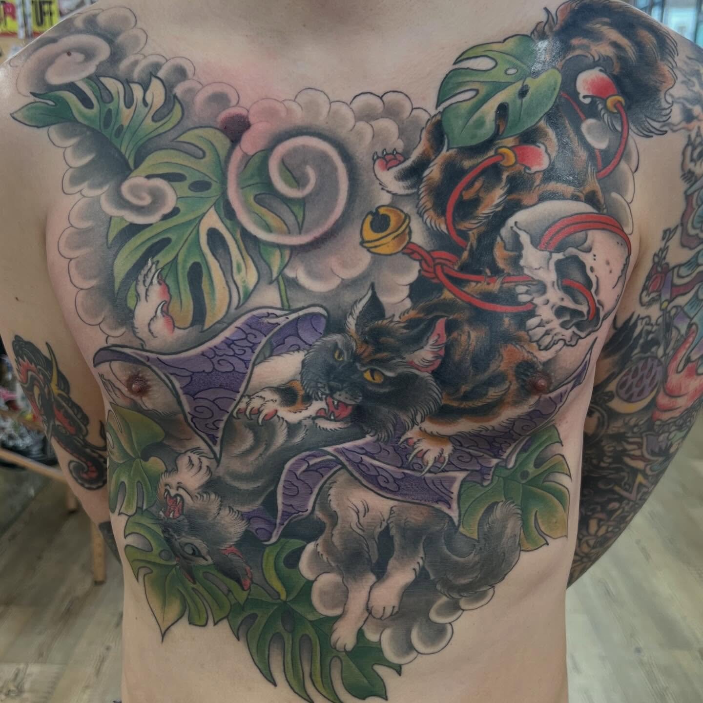 🐈&zwj;⬛ 🪴 by @brandonbobst #japanesetattoo #ironandgoldtattoo #spokanetattoo