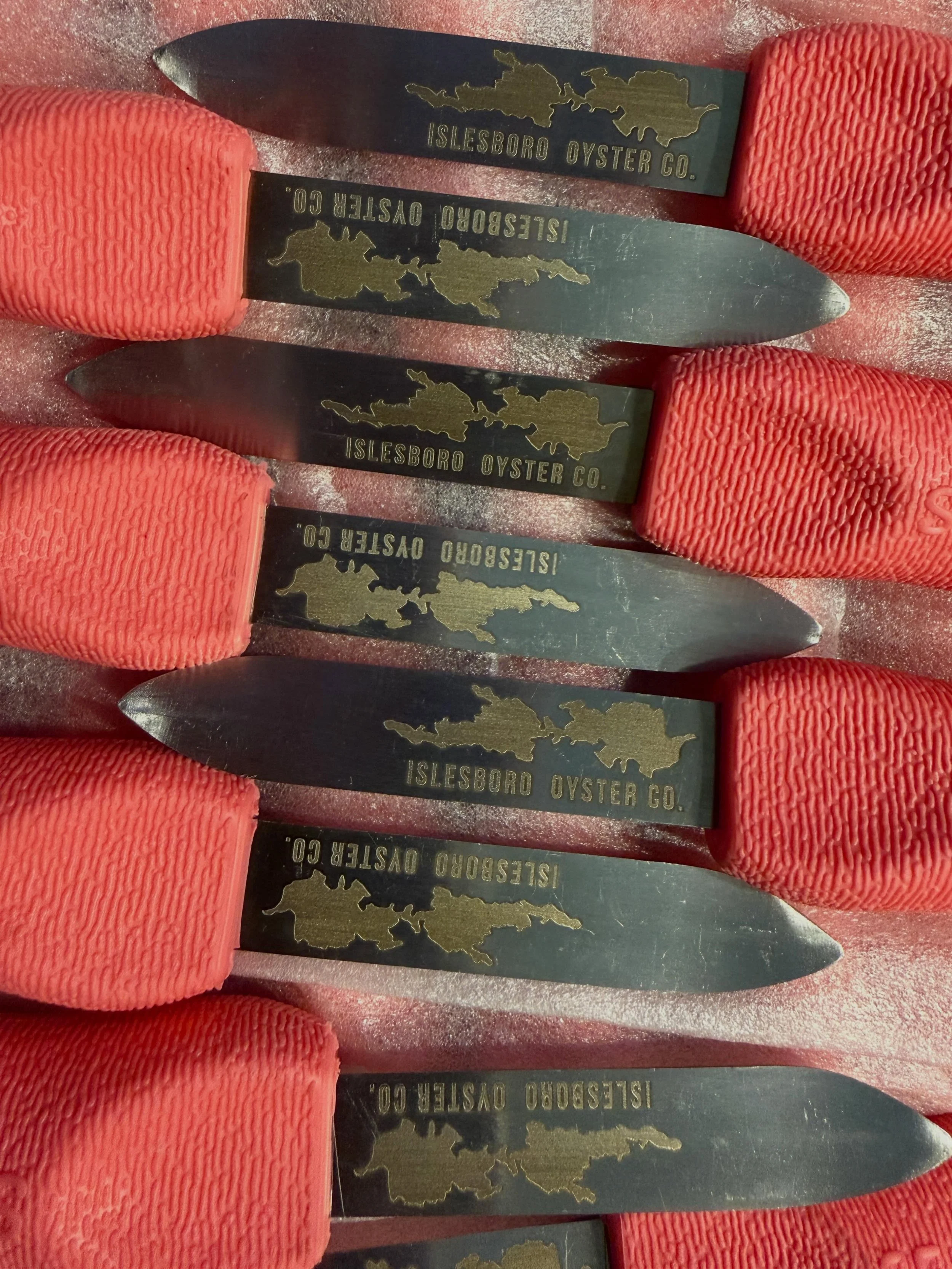 After waiting 4 months&hellip;my new PINK oyster knives arrived. And the blade is laser engraved with my logo! I&rsquo;ll have these for sale at our two remaining events and at the farm stand on Black Friday. In the meantime, if you&rsquo;re local(is