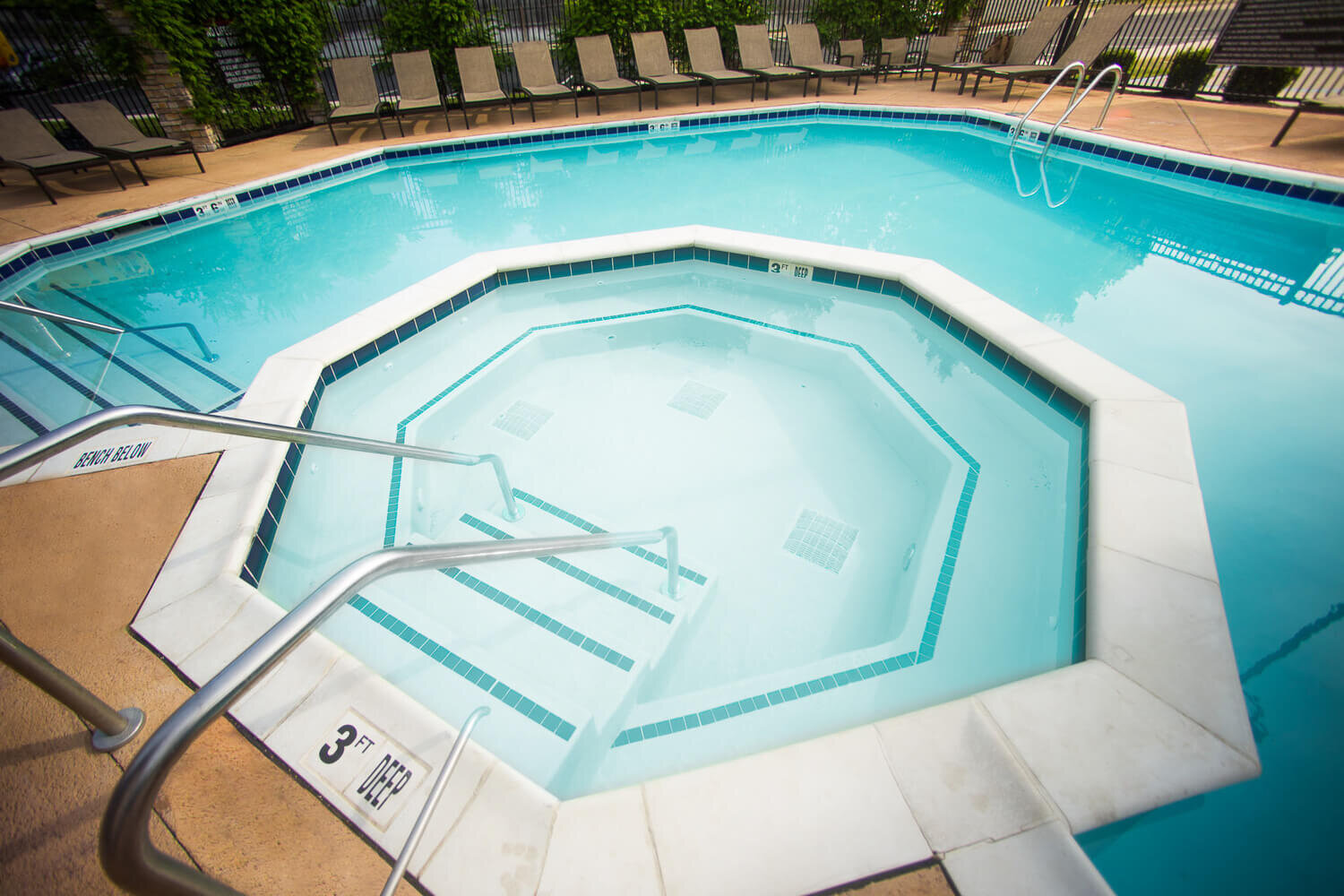 Pool Hot tub.jpg