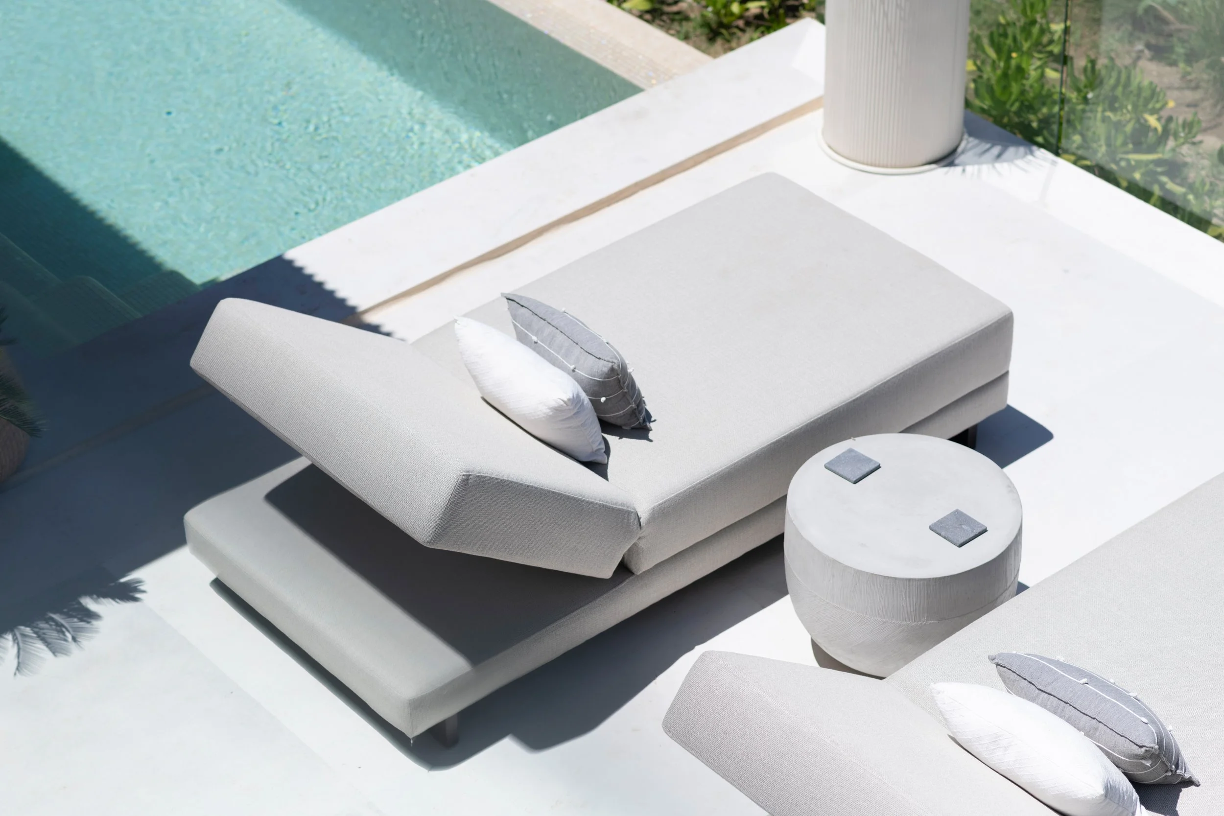 34_Iyari A1_Outdoor Day Bed 02.jpg