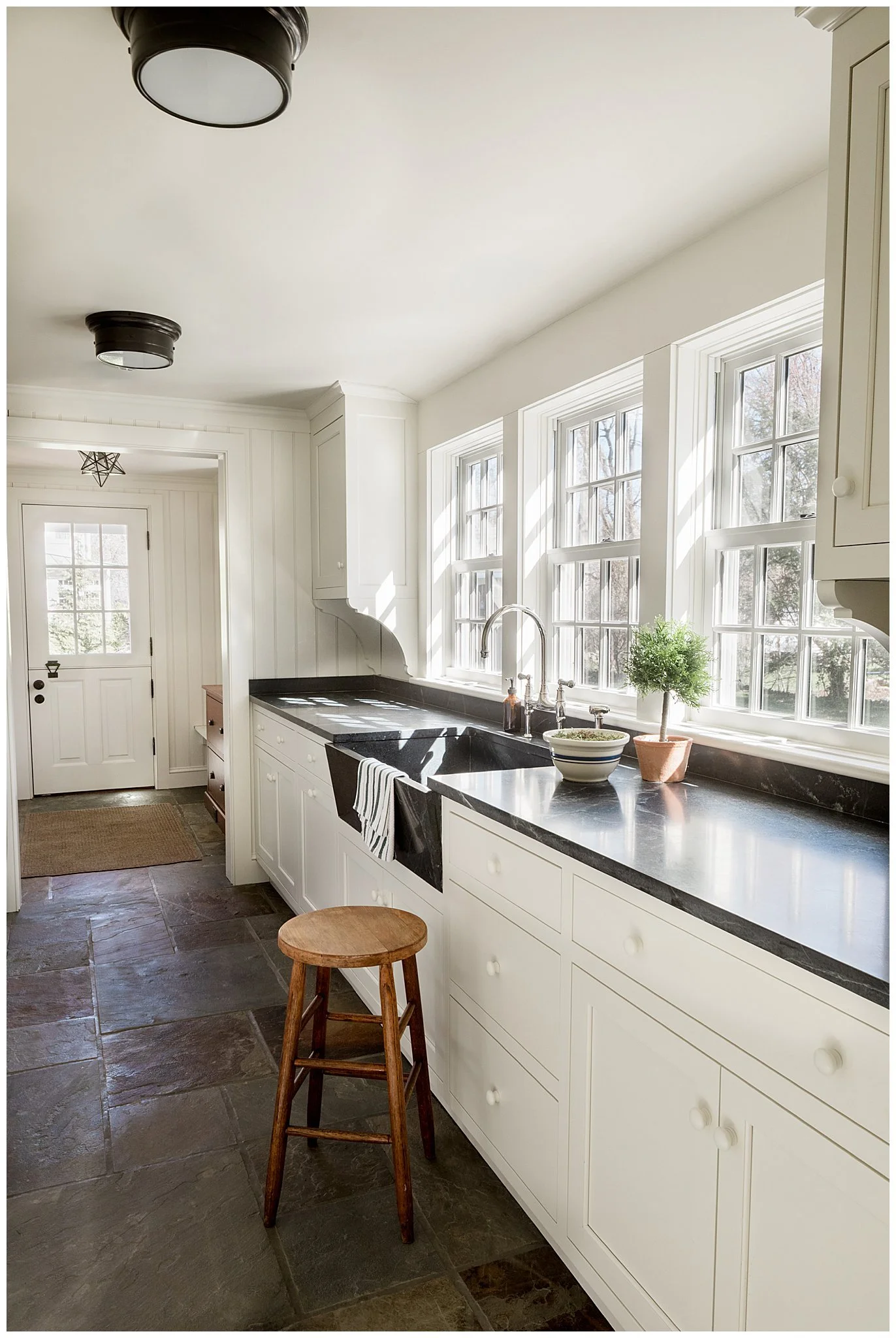 historic-colonial-mudroom-cohasset-ma-south-shore-builder_1835.jpg