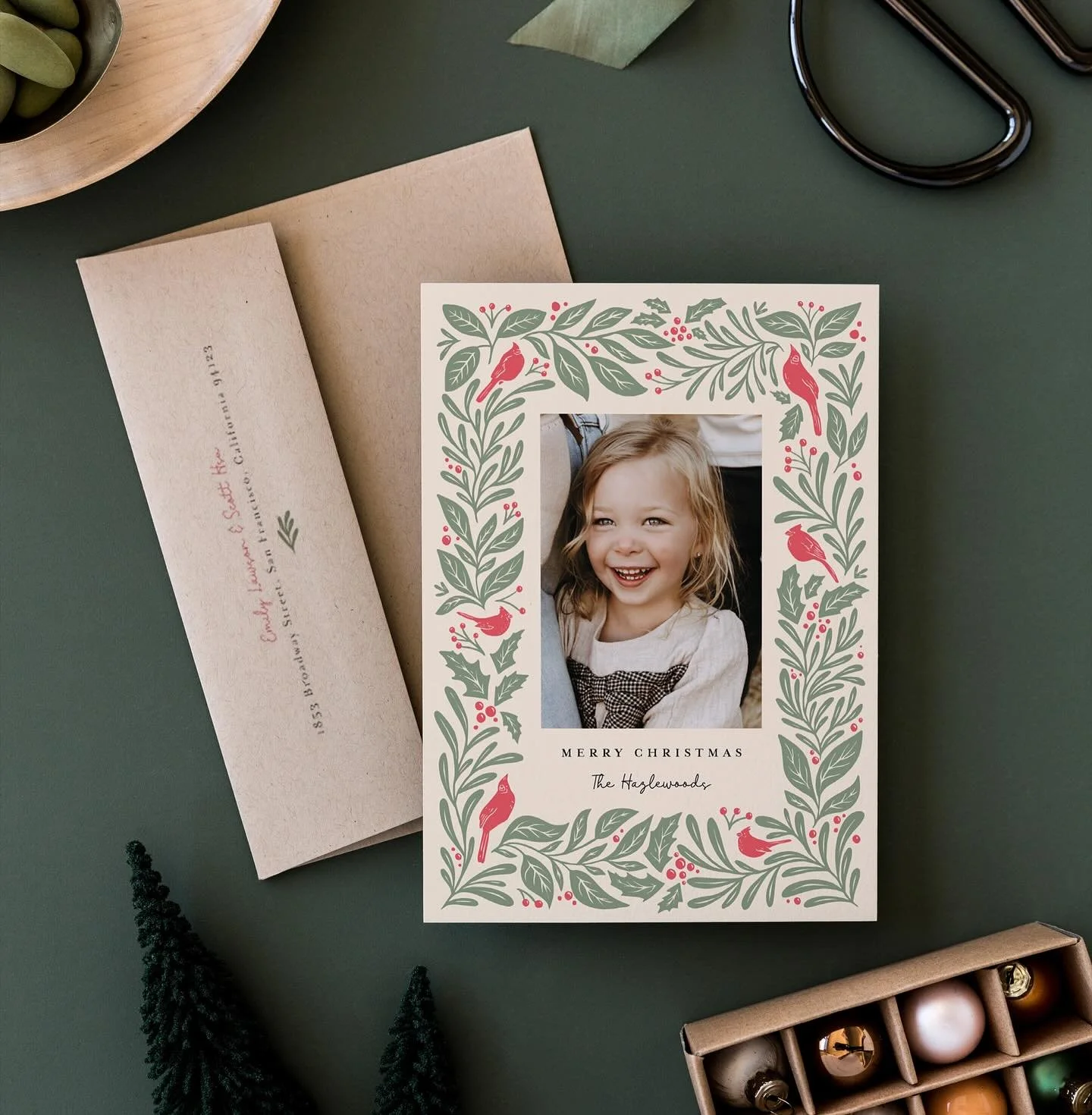 It&rsquo;s tiiiiime! Holiday cards have launched! I have 6 new photos cards available at @minted and this one might be my favourite. &ldquo;Cardinals&rdquo; comes in 6 colourways and in portrait or landscape.
🎄 
Minted is having their annual Friends