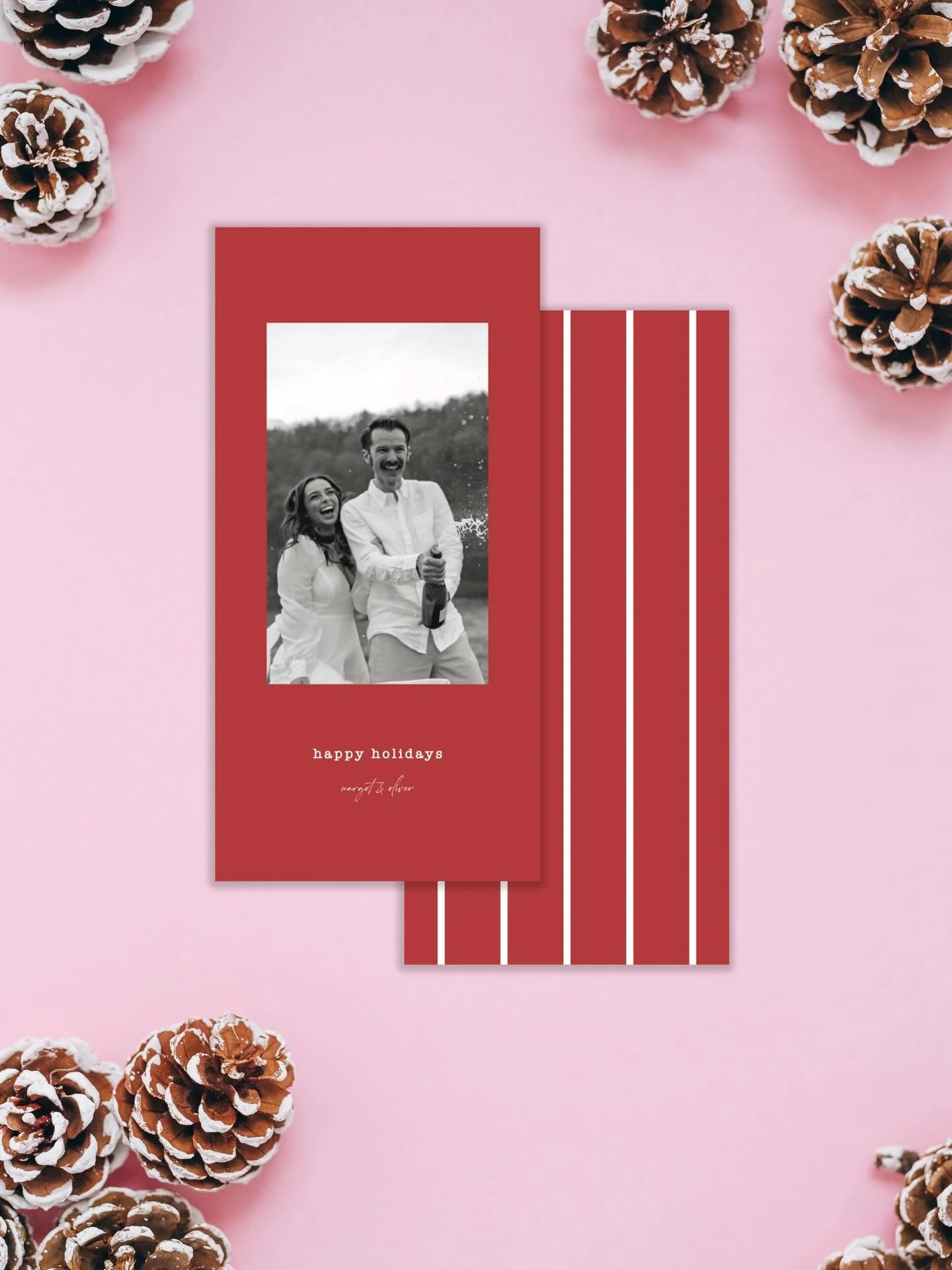 Tall cards are new at @minted and I&rsquo;m so excited to have one in this season&rsquo;s assortment! &ldquo;Typed&rdquo; is bright, minimal, and available in 6 colours! 

#mintedholiday #mintedartist #holidaycards #christmascards #holidaycard #chris