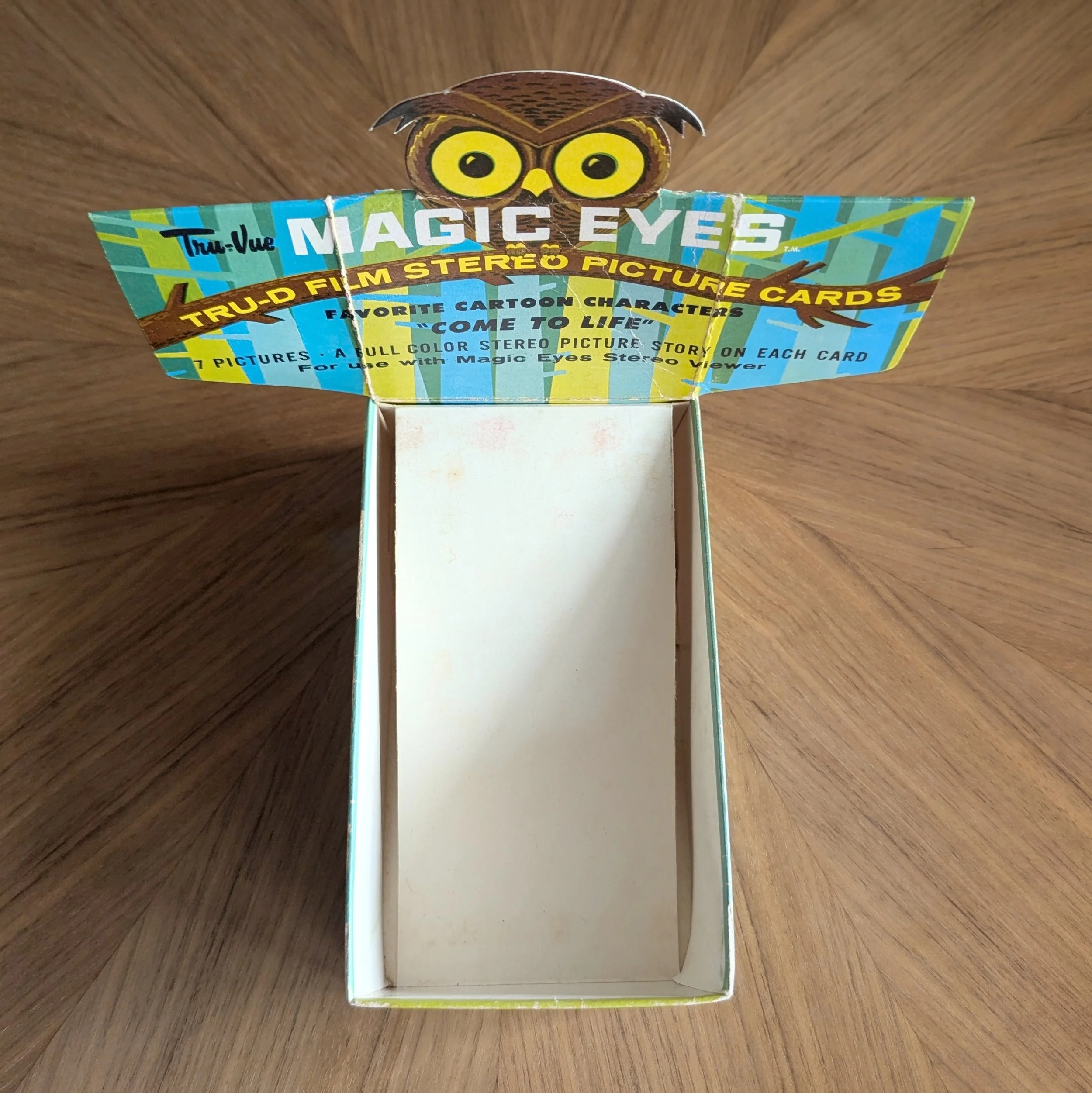 magic-eyes-empty-display.jpg