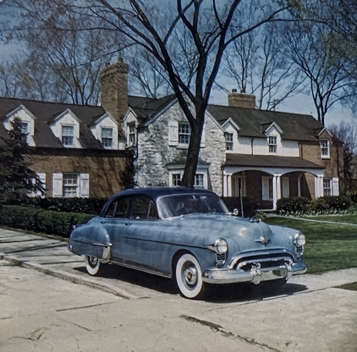 oldsmobile-blue-88-closeup.jpeg