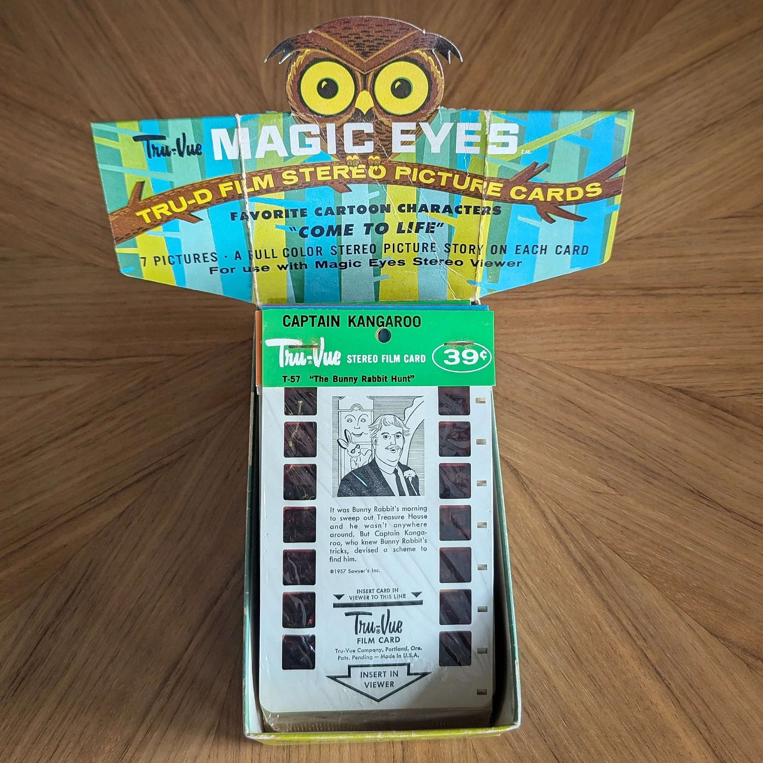 magic-eyes-card-display-box.jpg