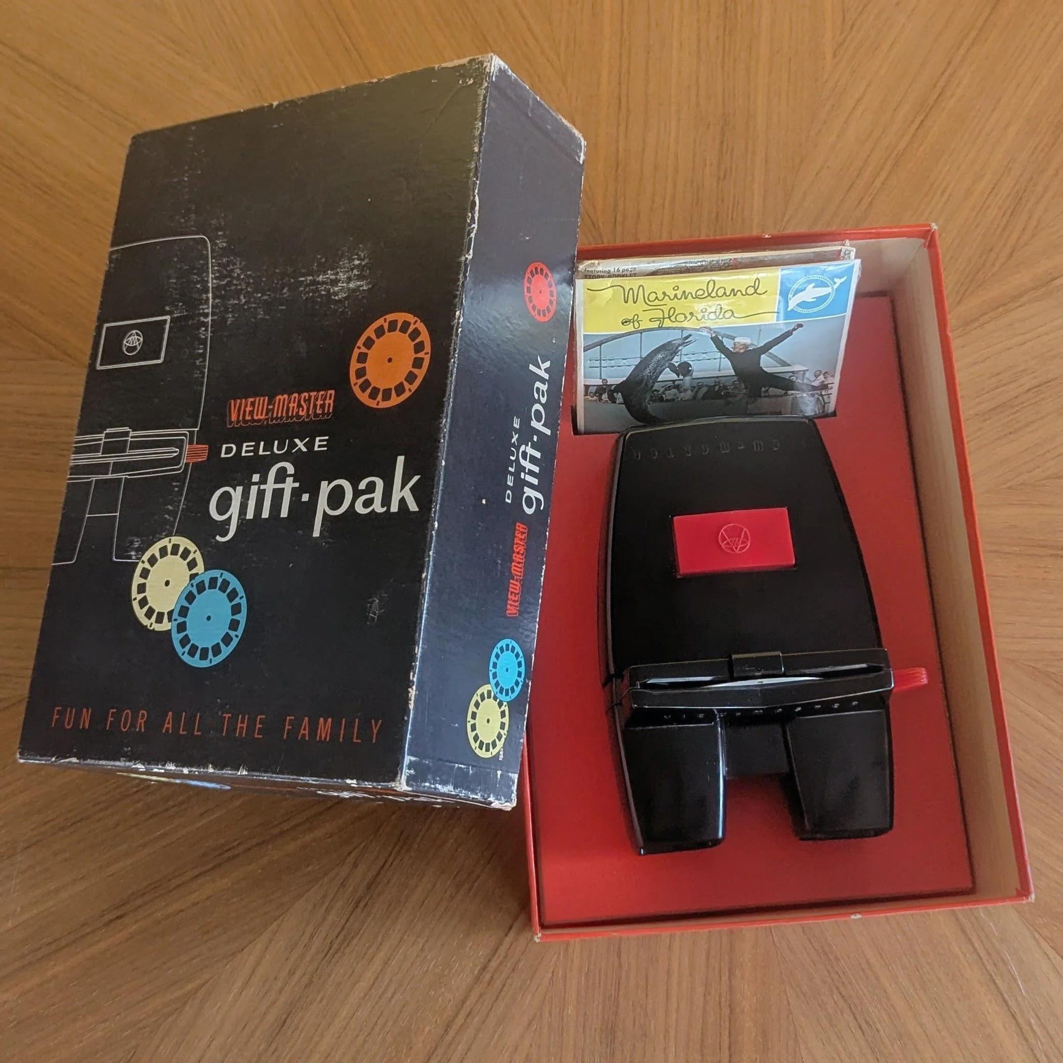 black-view-master-gift-pak.jpg