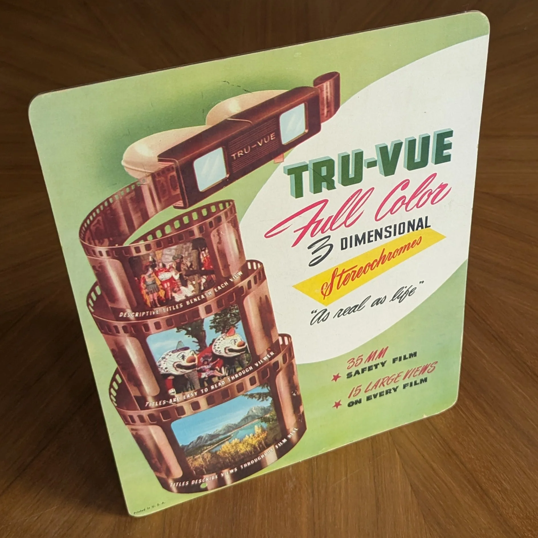 tru-vue-stereochromes-easel-front.jpg