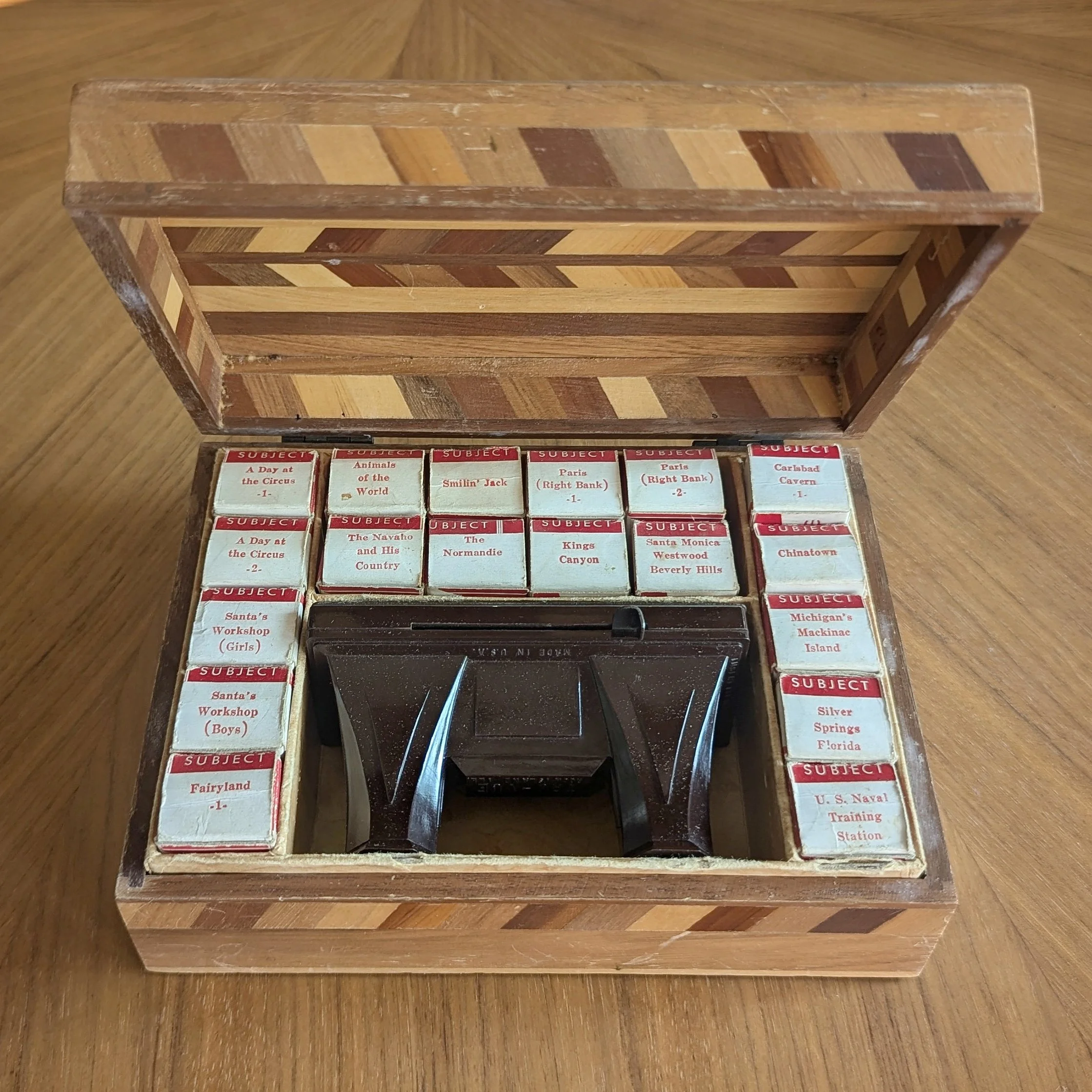 One Art Deco Tru-Vue viewer and 12 film boxes
