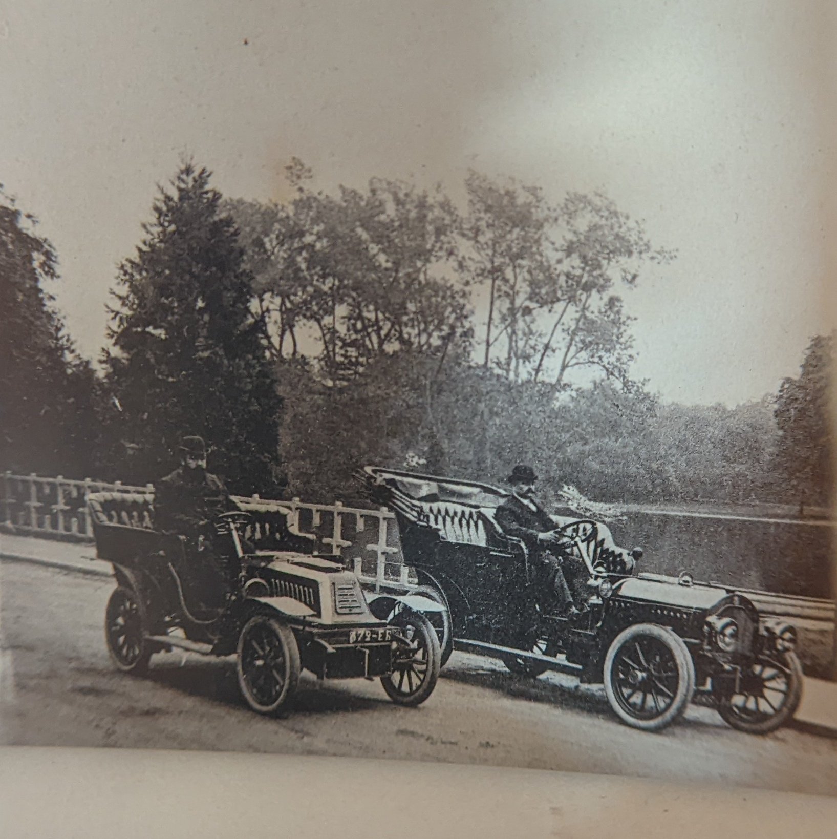 de-dion-bouton-auto-stereoview.jpeg