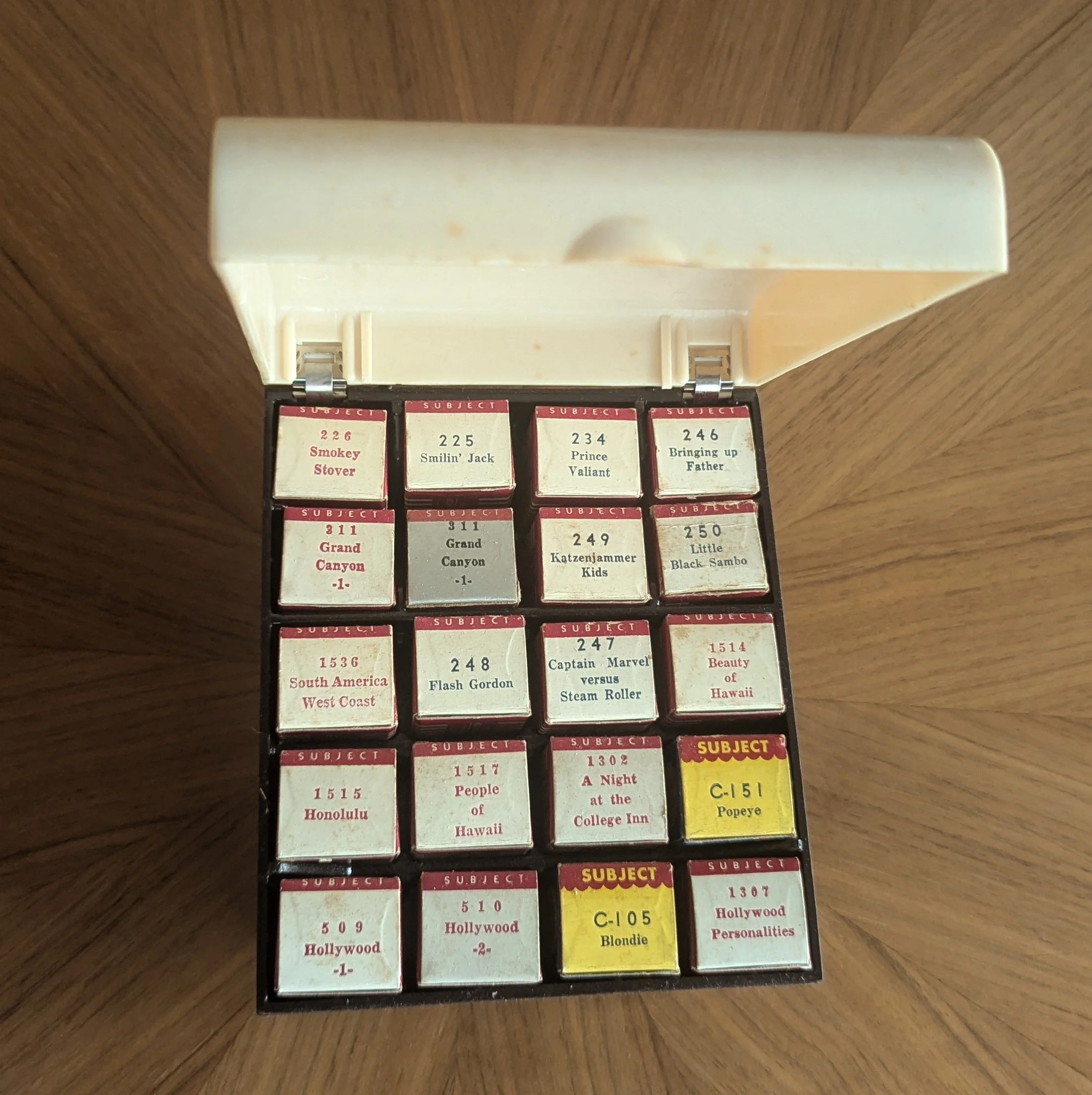 tru-vue-plastic-case-inside.jpg