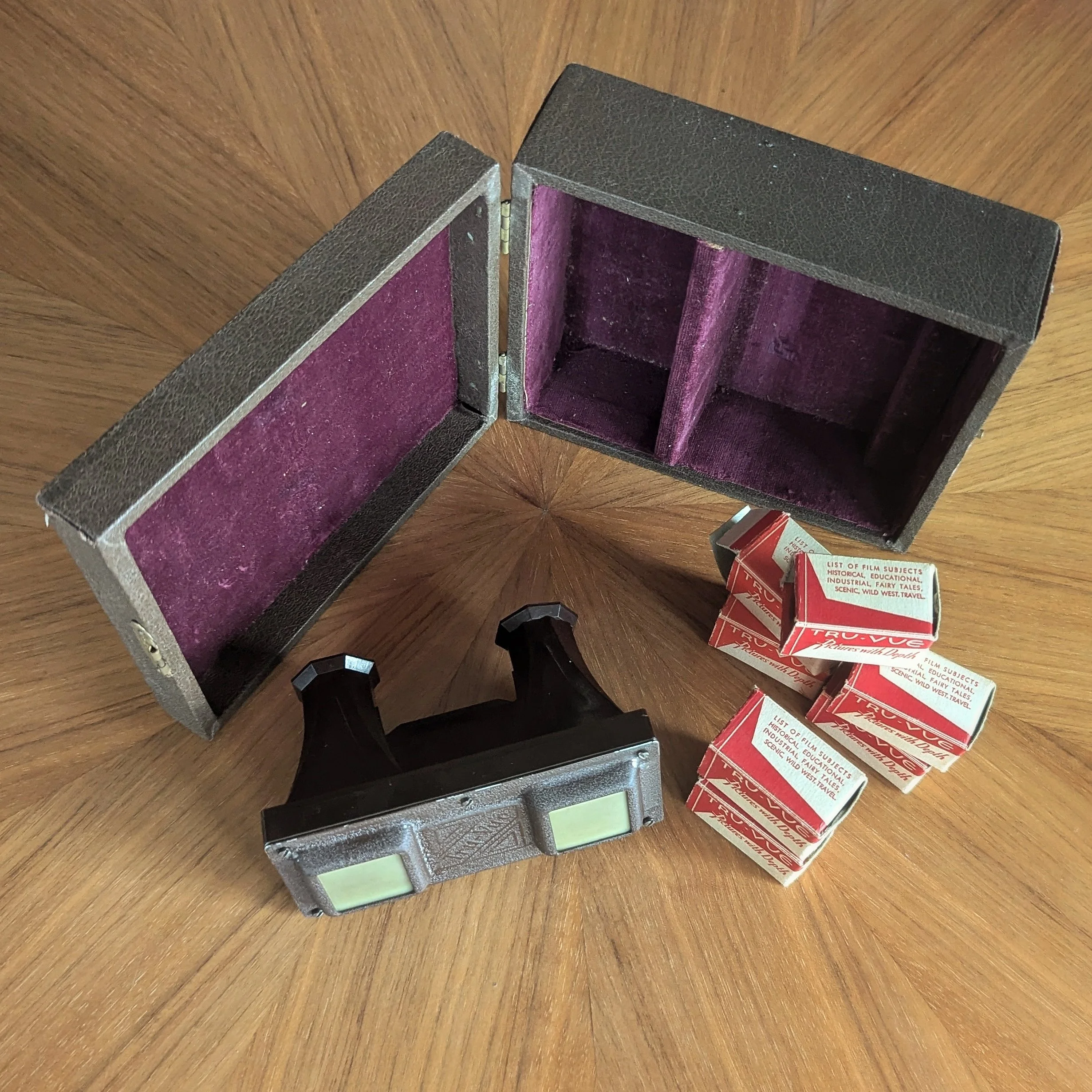 largest-leatherette-case-interior.jpg