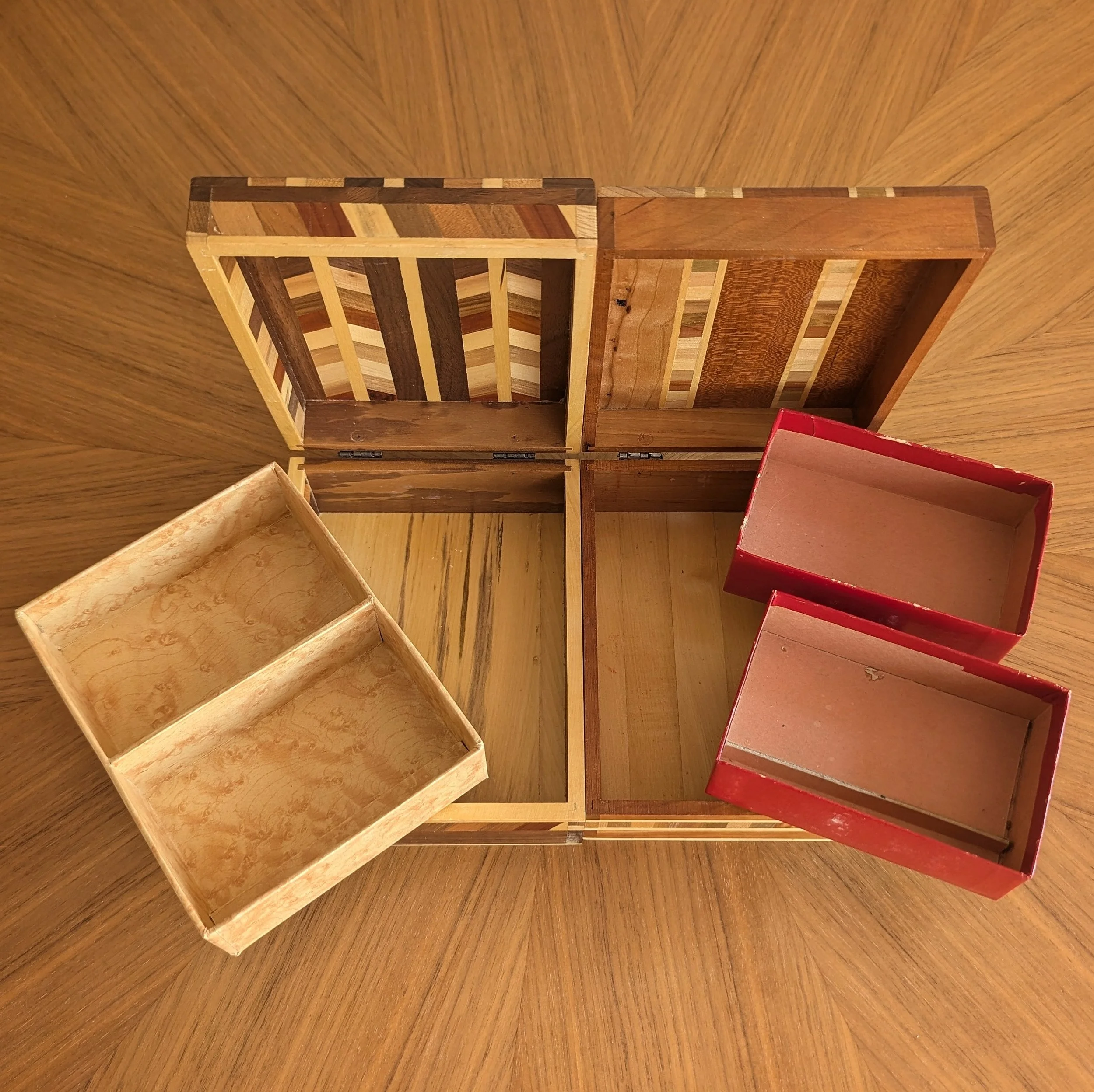 One-piece tan insert and two-piece glossy inserts