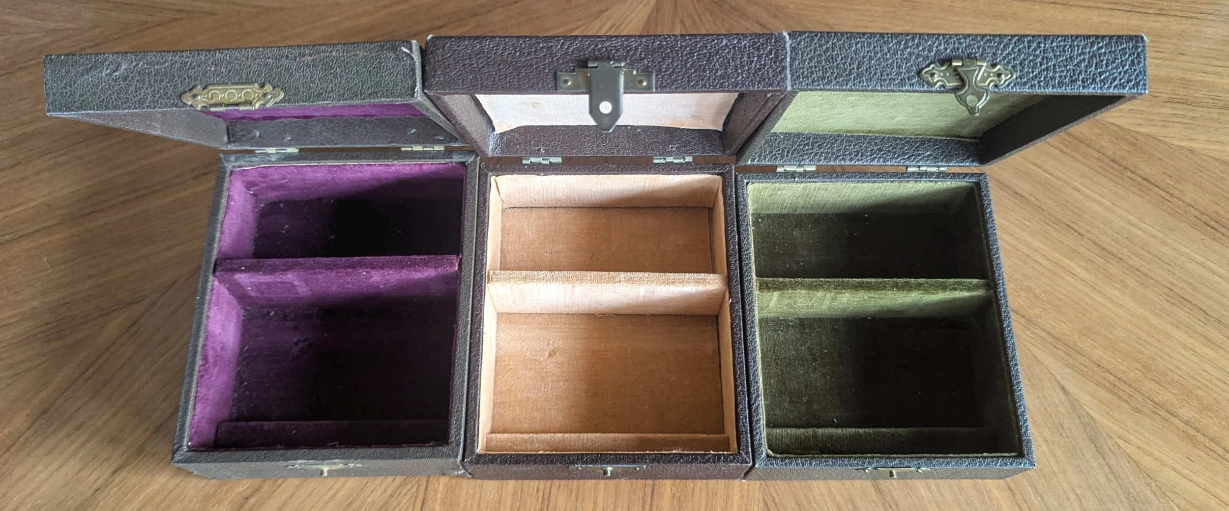 3-leatherette-tru-vue-cases-interior.jpg