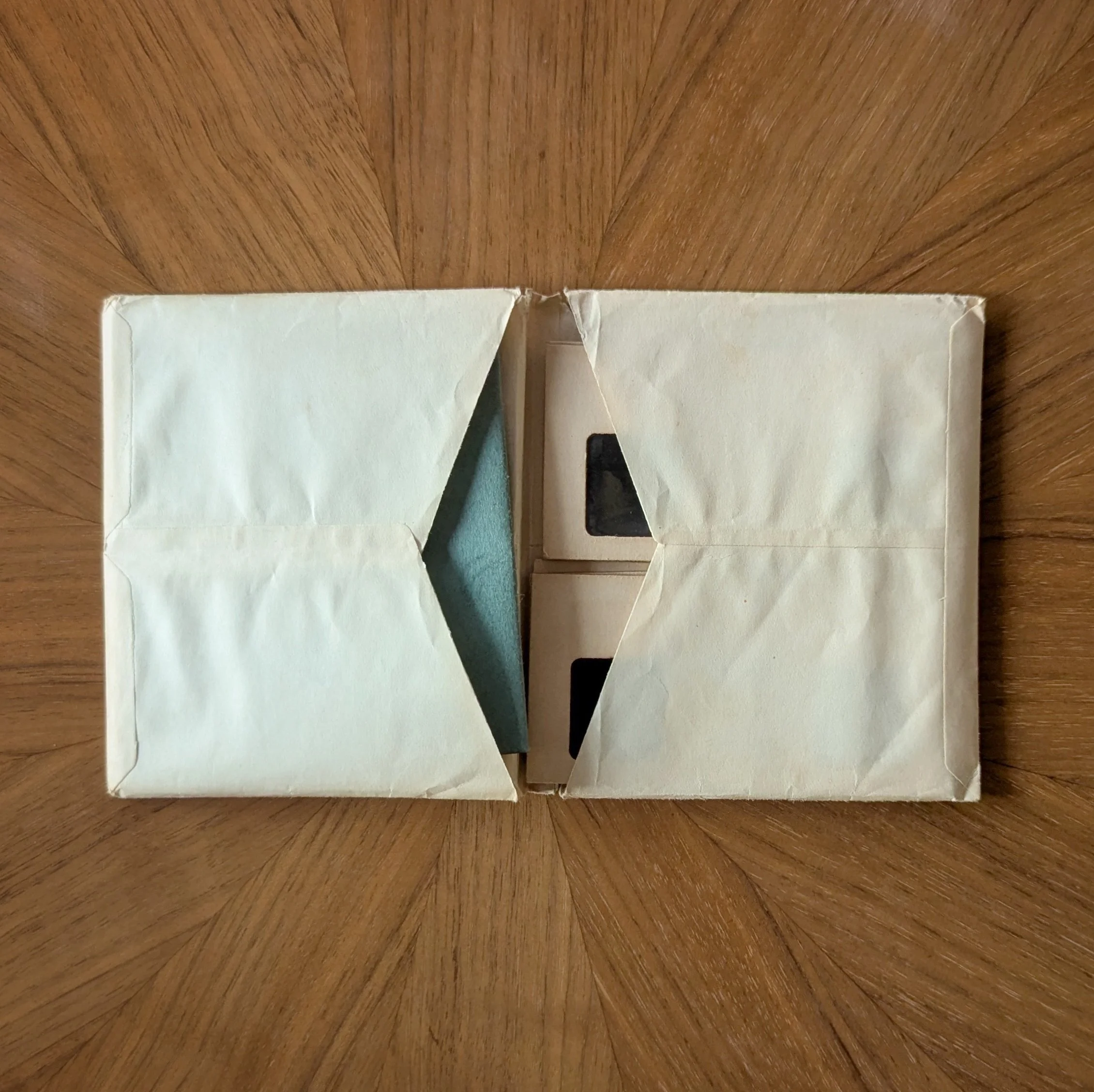 ace-vue-slide-envelope-inside.jpeg