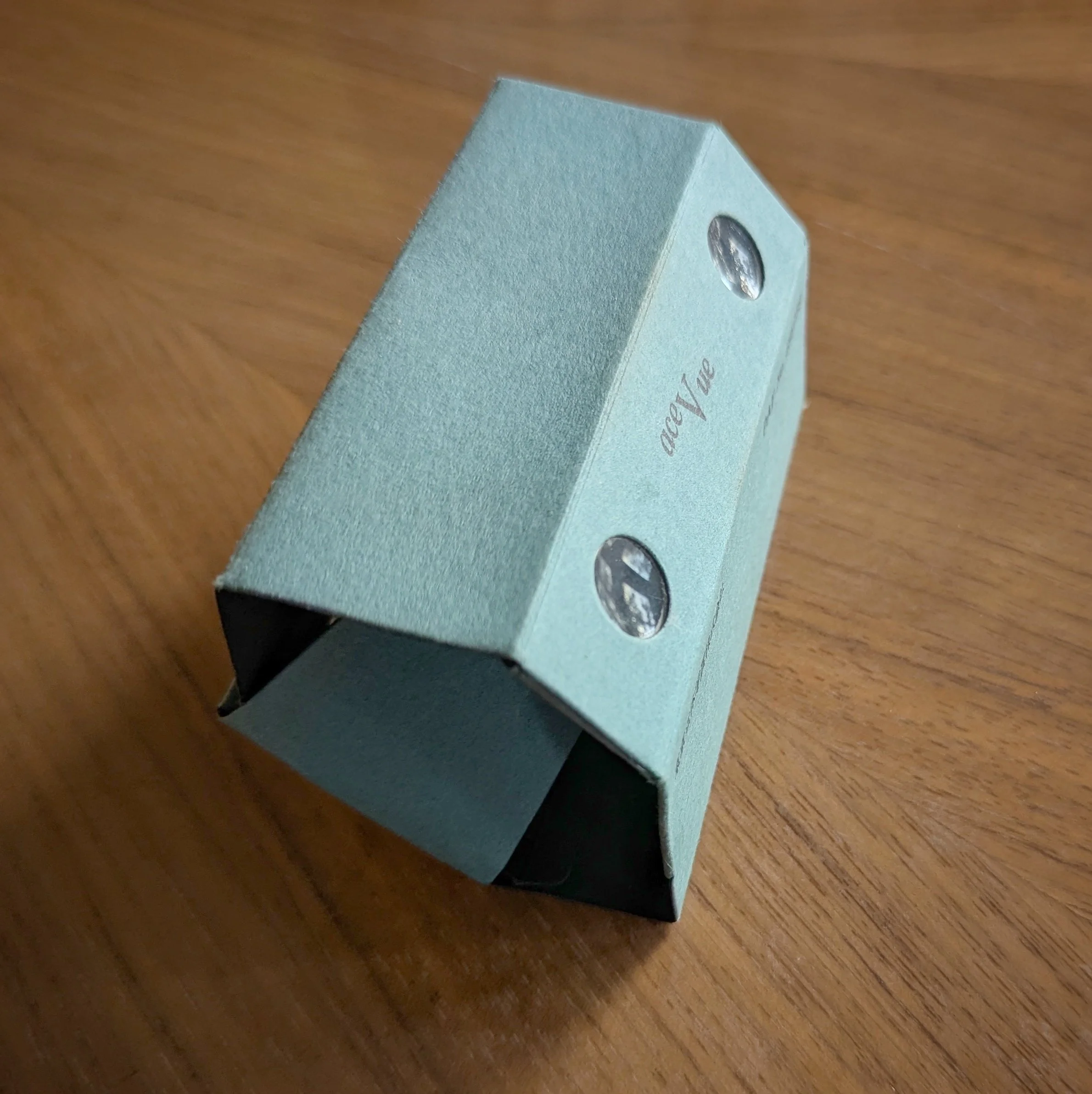 ace-vue-cardboard-viewer.jpeg