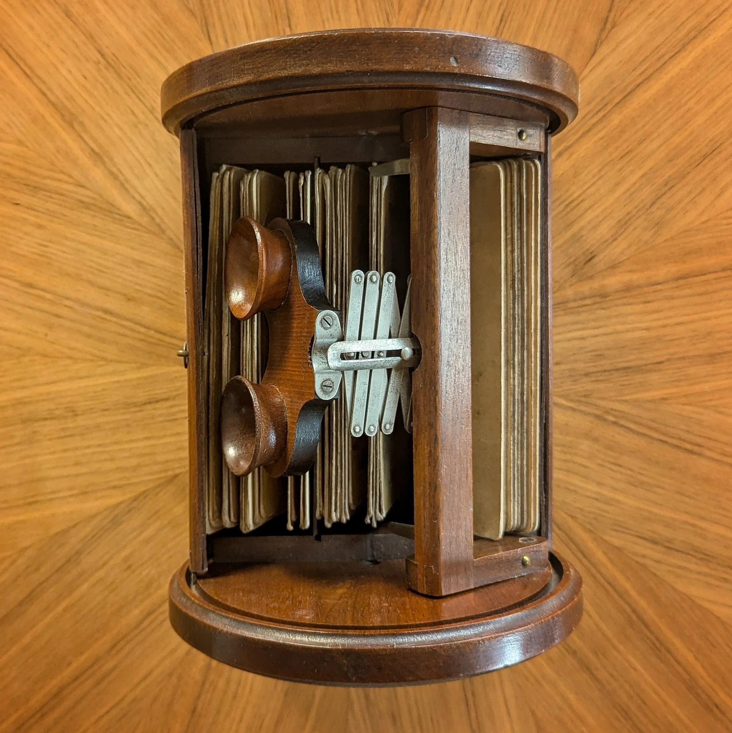 lewis-stereoscope-top-open.jpg