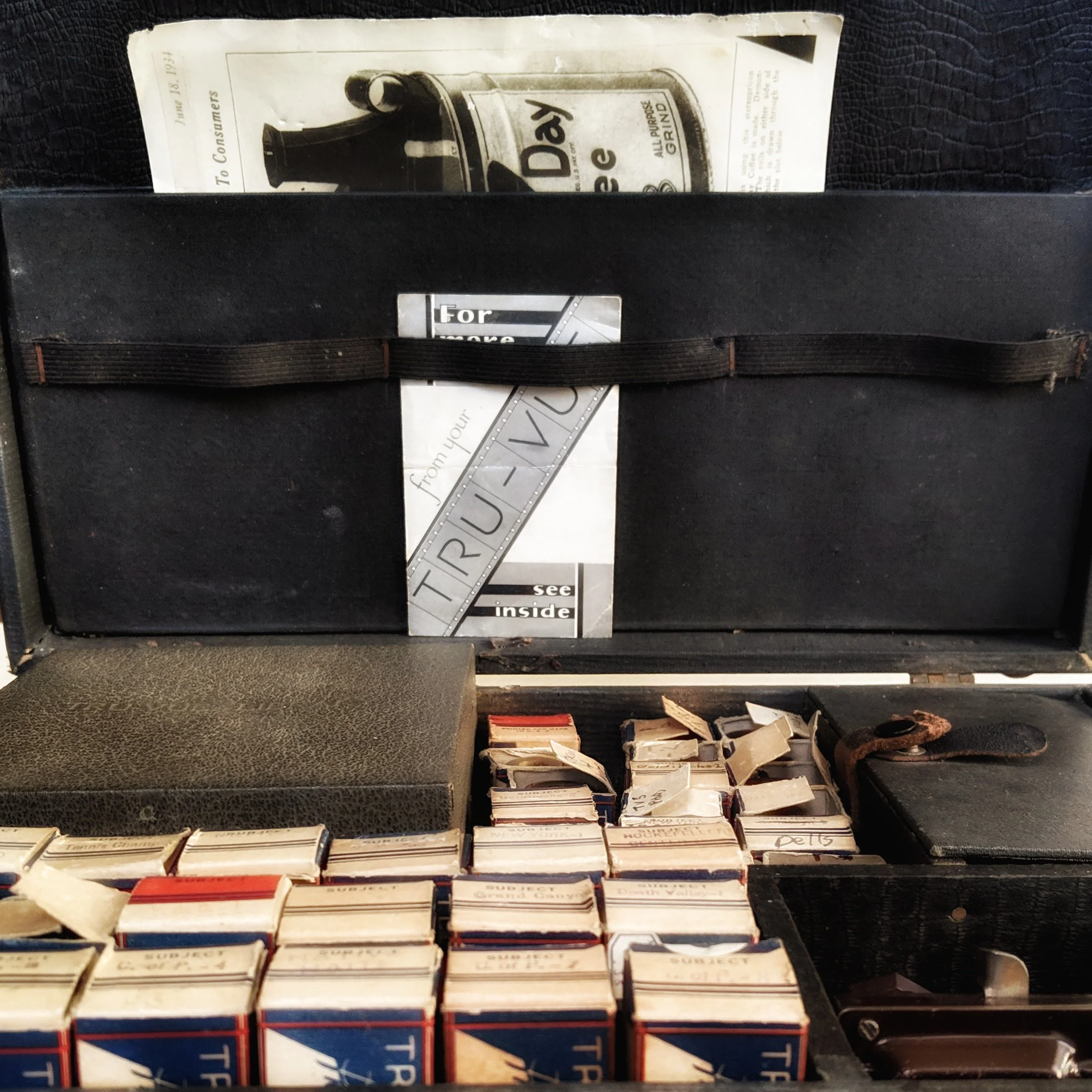 tru-vue-briefcase-inside-closeup.jpeg