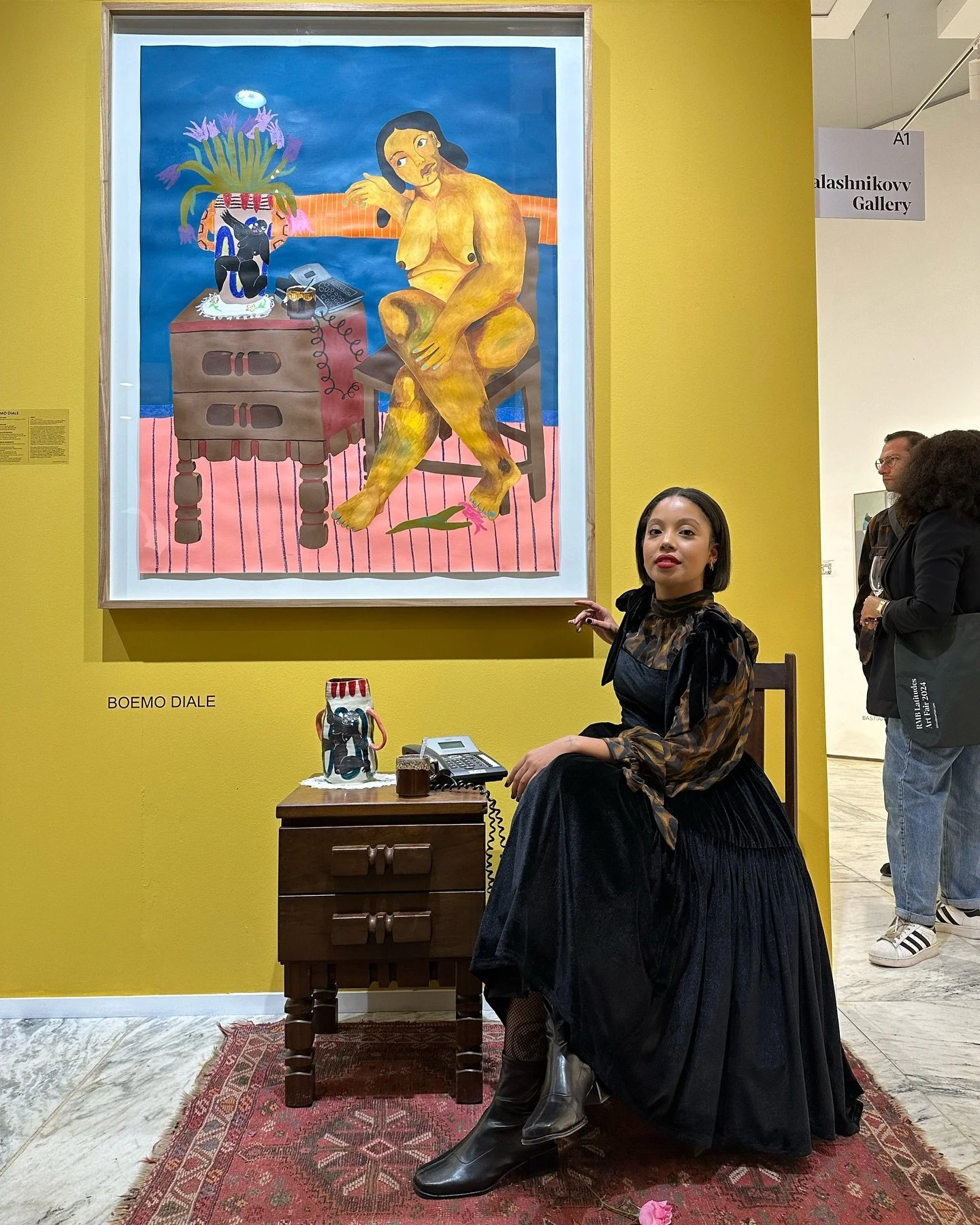 Latitudes Art Fair featured artist @boemodiale on opening night. Life imitates art.

#RMBLatitudesArtFair
#KalashnikovvGallery
