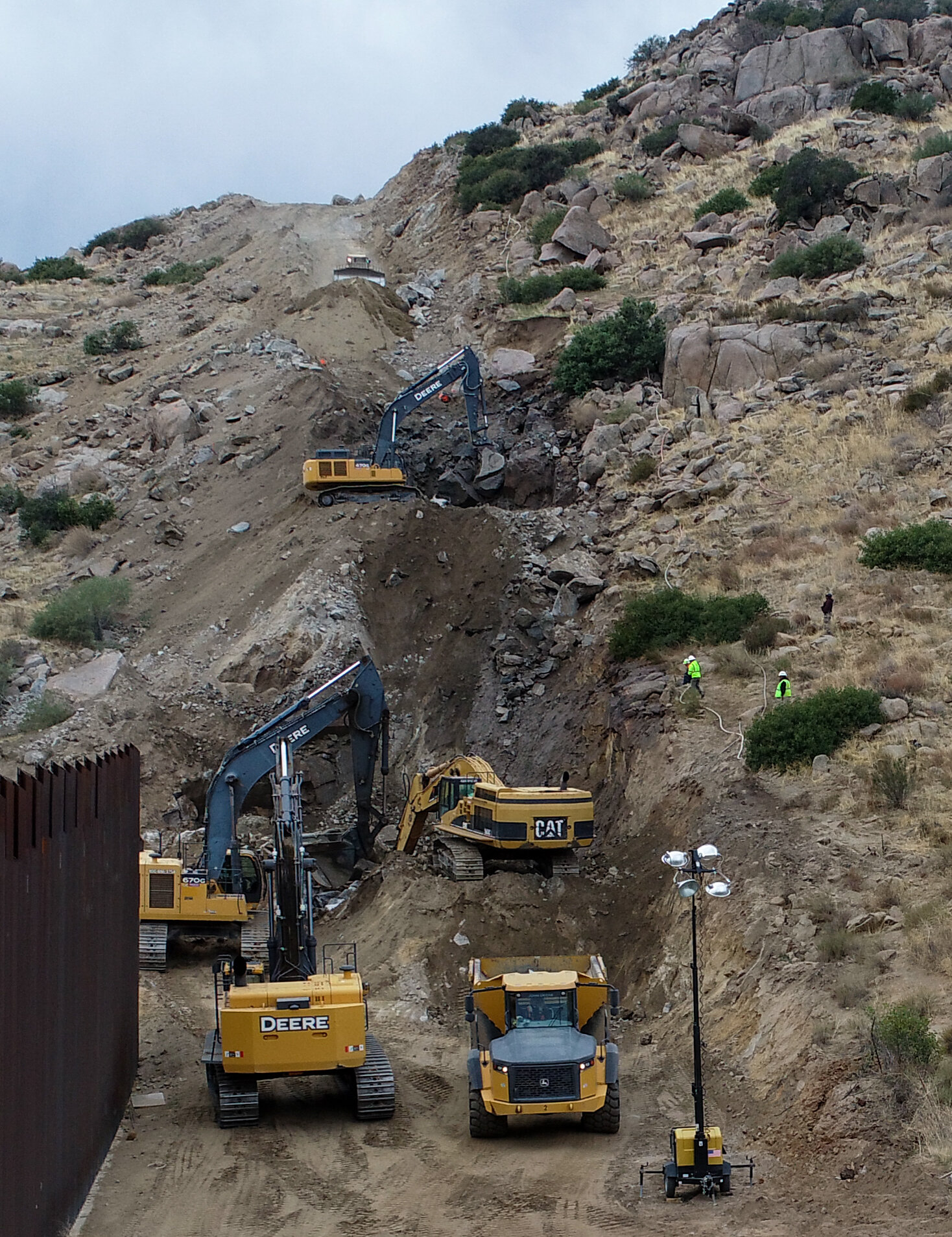 CSJ Equipment - Border wall load out.jpg