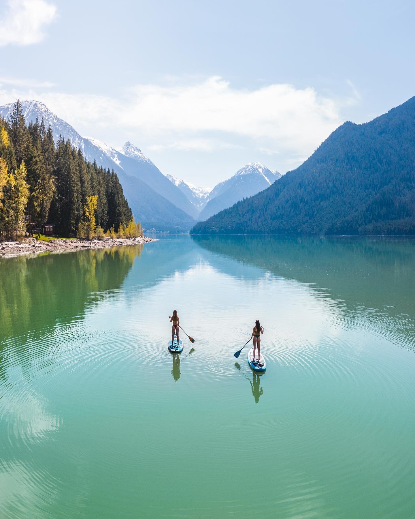 Just a little taste of summer here in BC🌞 

📸 Photo taken by @angelaliggs
🏄&zwj;♀️ @meghanorourkee and I paddling through the valley