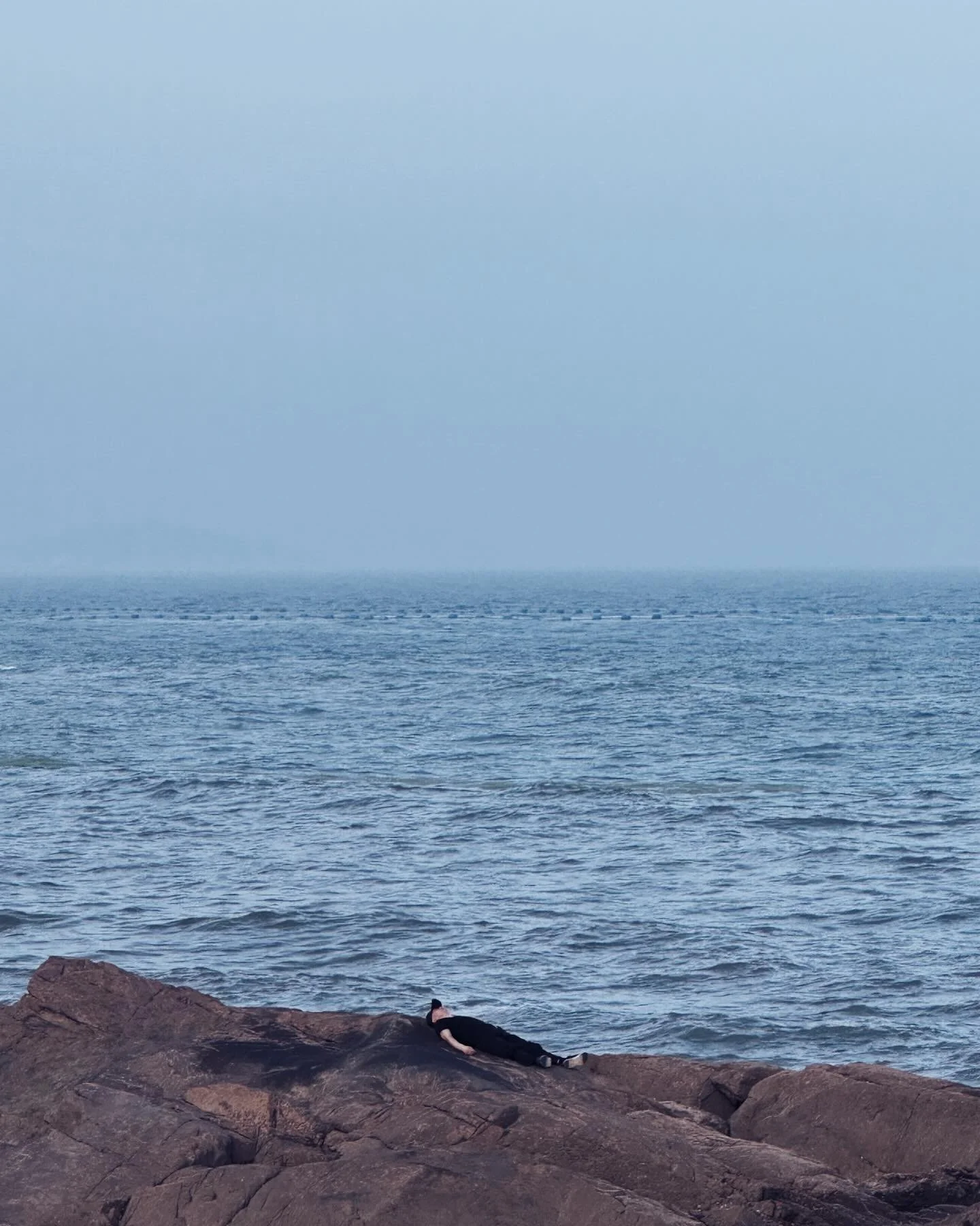 I&rsquo;m thirty-one, the edge is razor thin.
24.07.13 by#2ridescent

#vsco #vscocam #qingdao #shandong #china #travel #travelphotography #travelgram #chinatravel