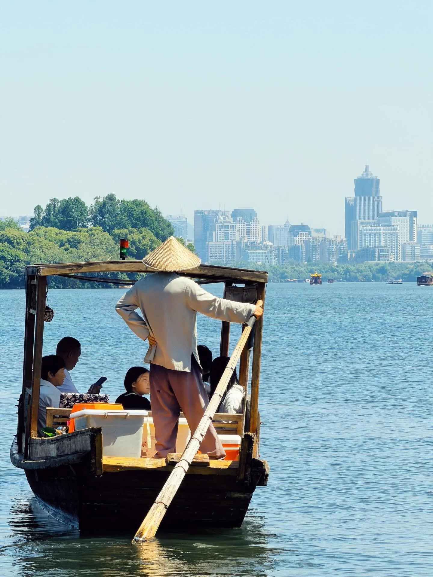 這是你期盼的長大嗎?
26.05.06 by #2ridescent

#vsco #hangzhou #china #travelphotography