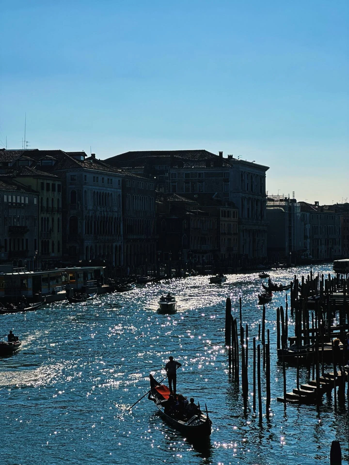 当我看着你the universe is all I see.
25.10.08 by #2ridescent

#vsco #venezia #italy #travelphotography