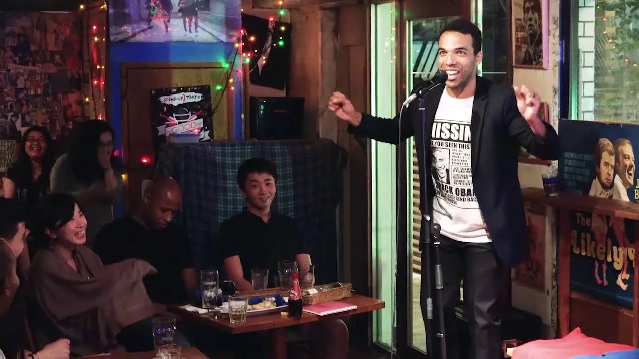 Hypnotist Chrisjones performing in Tokyo Comedy Club