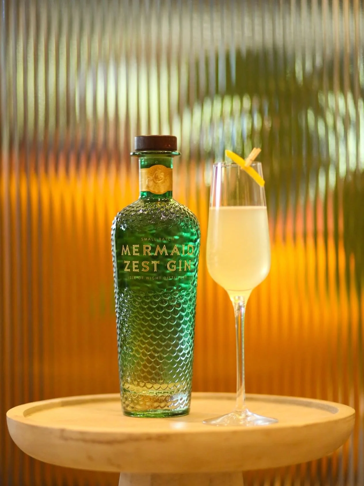 A fantastic recent shoot with @vocofarehamsolent @brickworks_lounge_grill and @mermaidgin 👏🏼 ONLY using natural lighting to make sure the vibe of the venue came across well ☝🏽 

Find more social media tips and browse our online and offline trainin