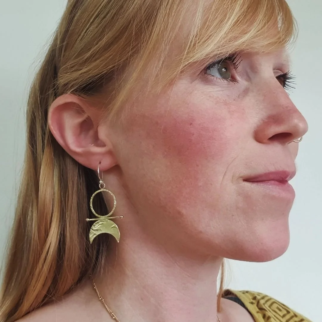 Brass Moon Tribe earrings coming along to Stroud Farmer's Market tomorrow!! Saturday 31st August, the last market of the season 🌞
See you there 💖
#strouddesigner #stroudfarmersmarket #moonearrings #goddessesrrings