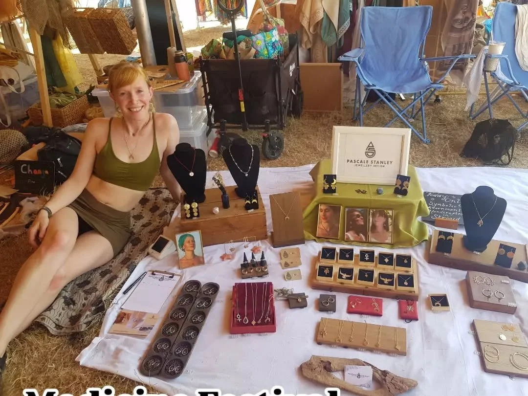 Today I sit polishing jewellery, wiping away the layer of dust gained at @medicinefestival 🔥💖🙏 reflecting on all the magical moments from the weekend ⭐ experiencing my first time at this sober, conscious festival with 10,000 people, where I connec