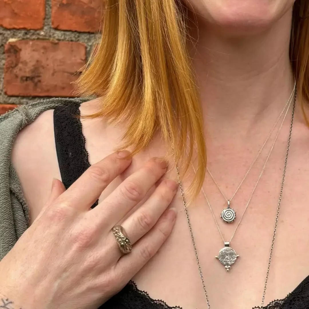 Oh hey! 💕
I have a last minute market alert for you! 
TOMORROW 
SATURDAY 11TH JULY
STROUD Farmer's Market
9am until 2pm
I can't wait to show you all my latest treasures 
💛⭐🌞🙏

#stroudfarmersmarket #goddessjewellery #spiraljewellery #pascalestanle