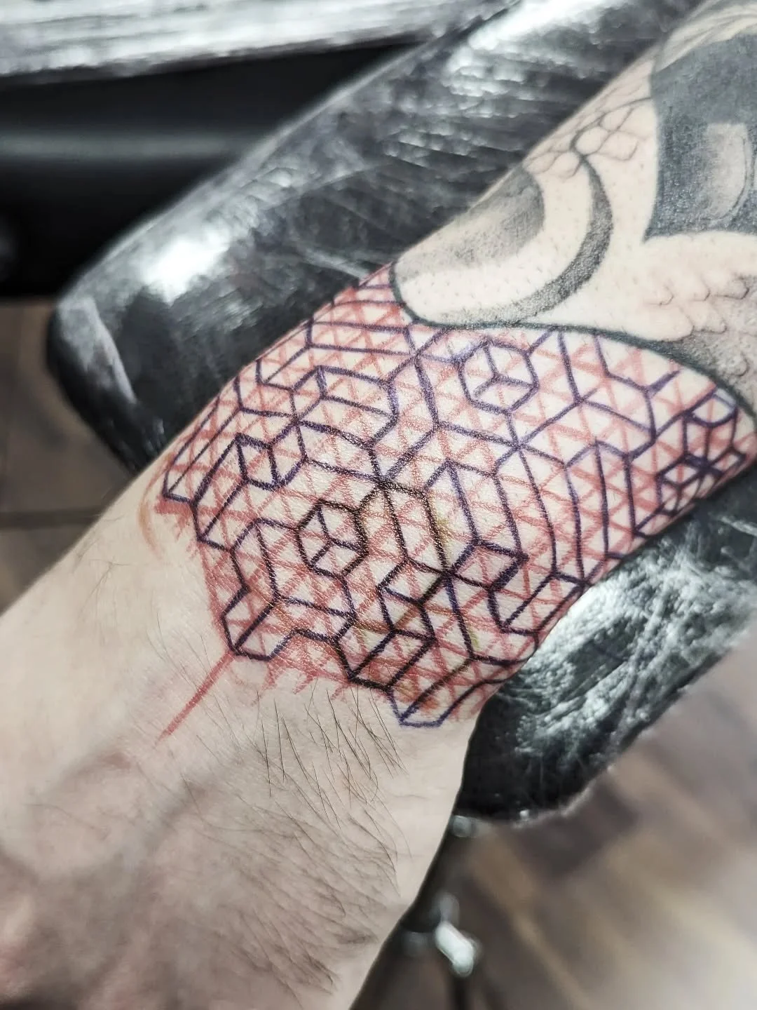 I am really enjoying working on some more freehand geometry tattoos recently, I have a handful of appointments left for 2025 at @dagrentattoostudio and I'd love to fill them with some dotwork freehand cubey fun, get in touch if you'd like something a