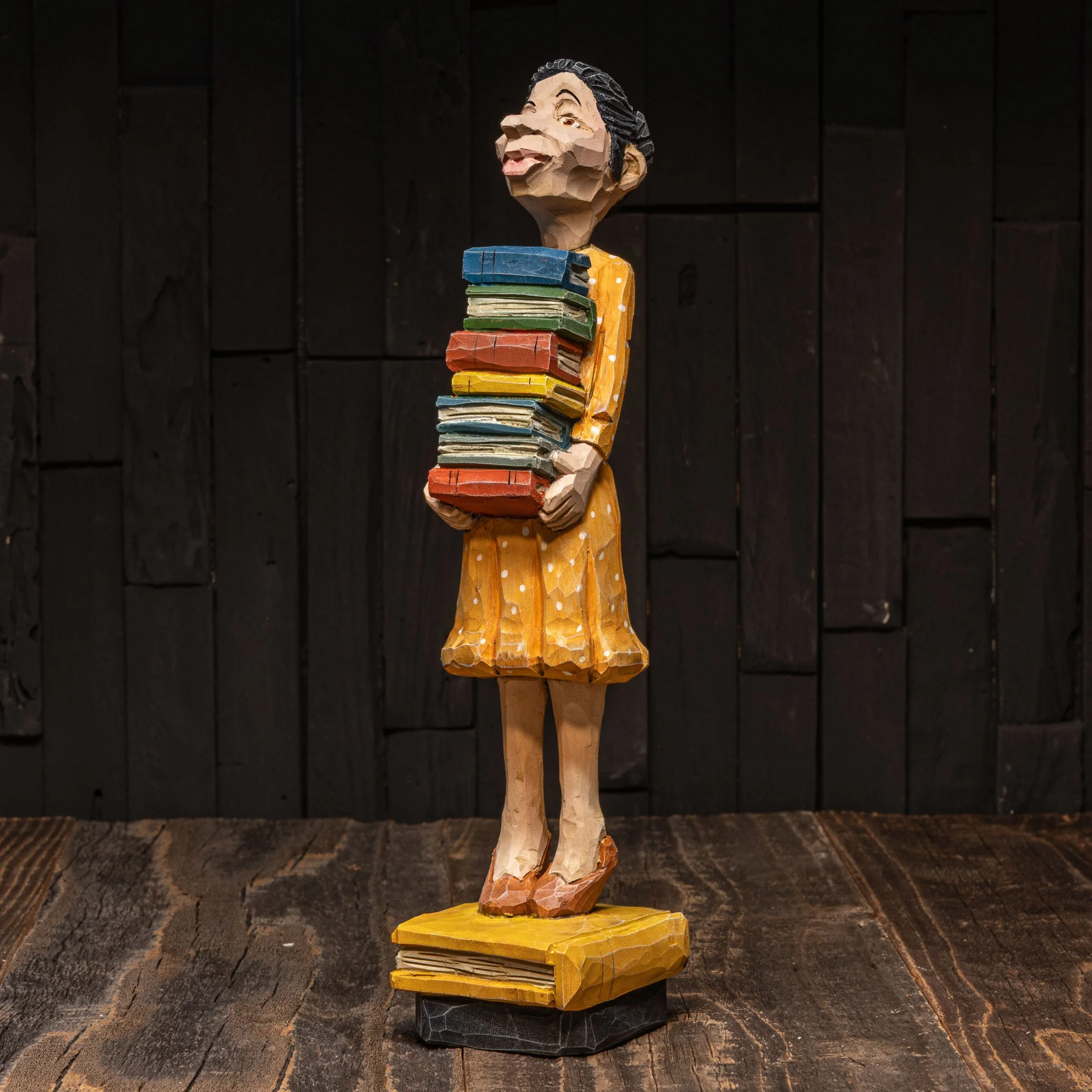 281_ElsieBookstack_01.jpg