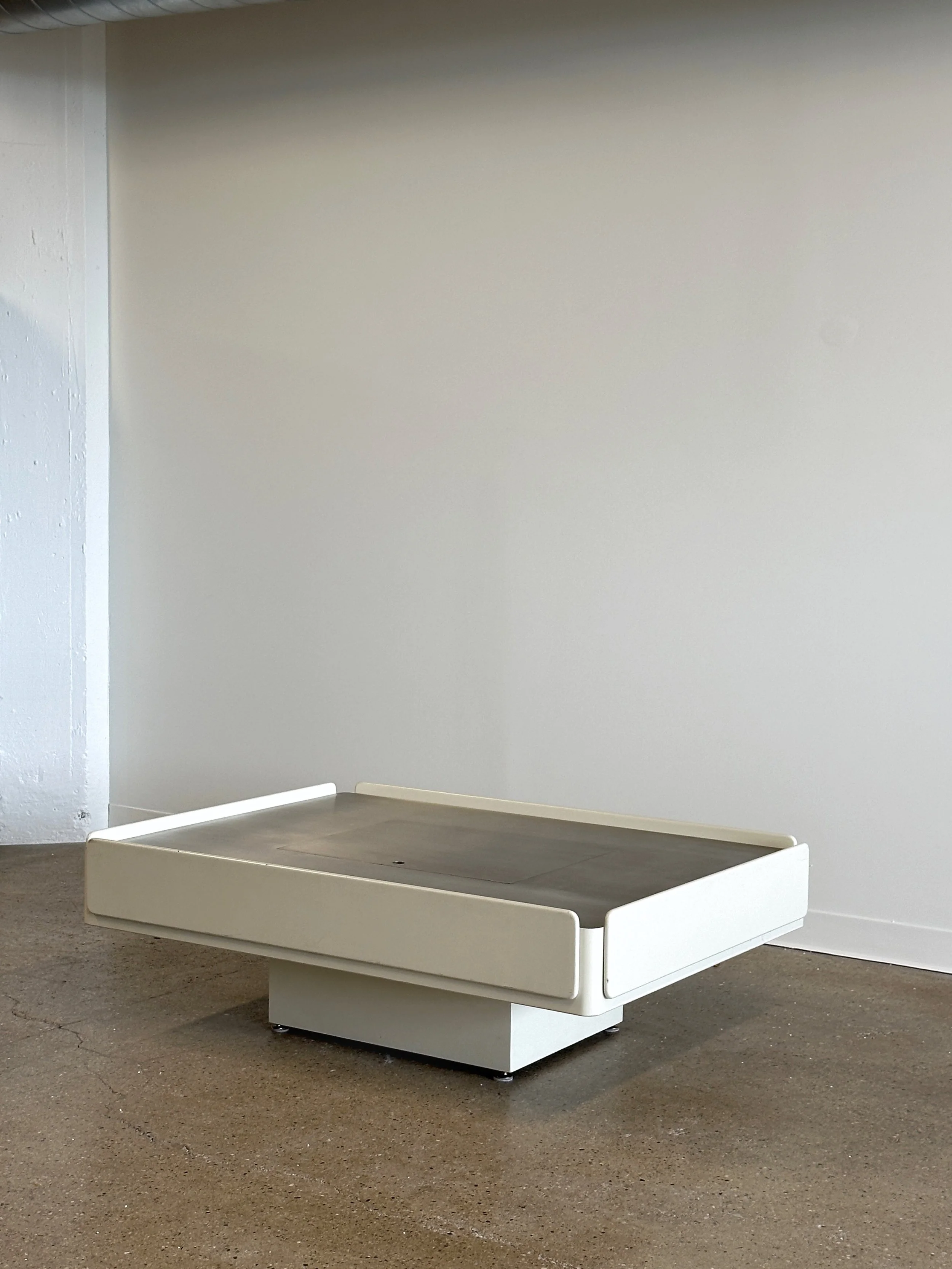 Caori Coffee Table-5.jpg