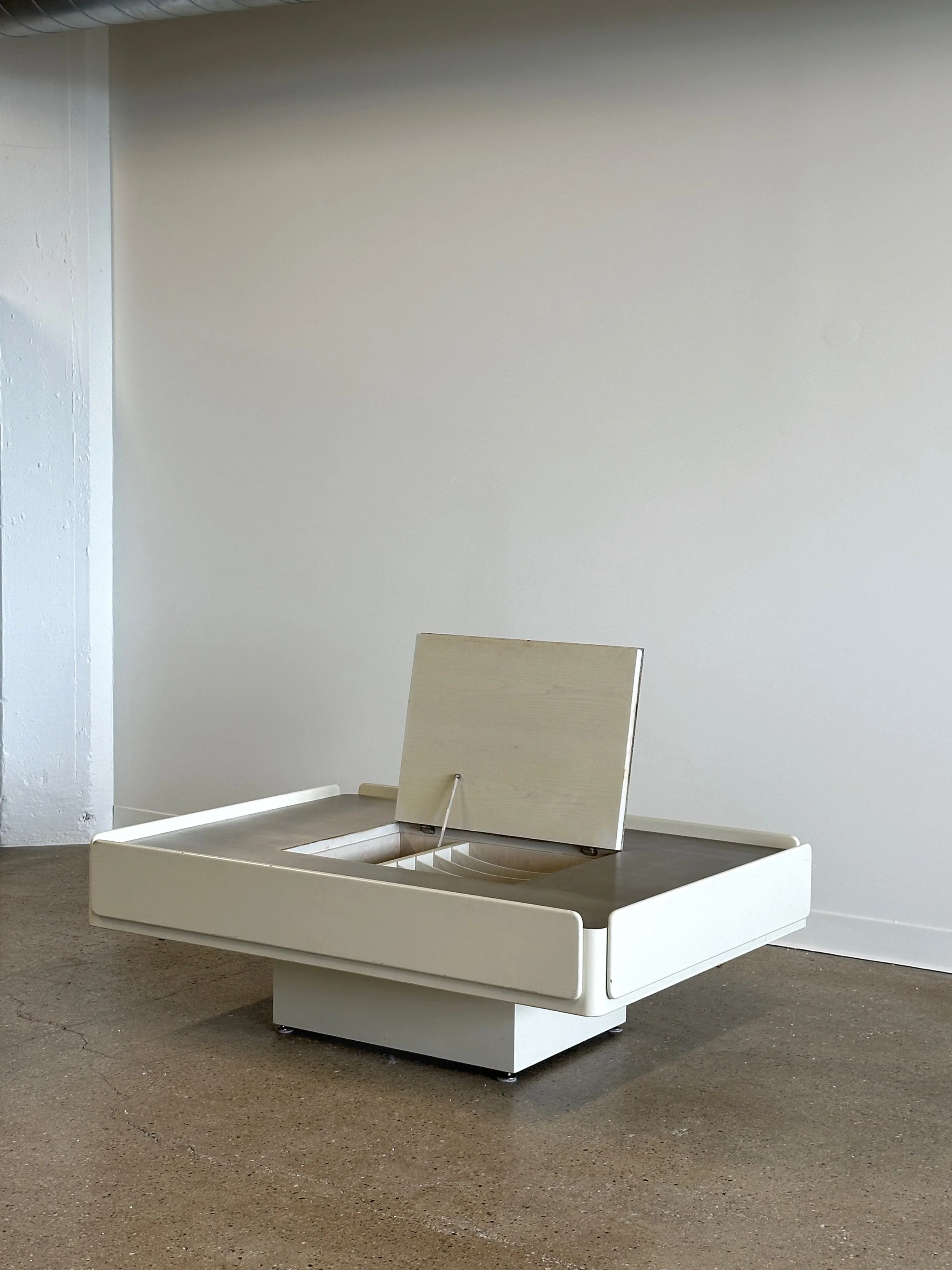 Caori Coffee Table-4.jpg