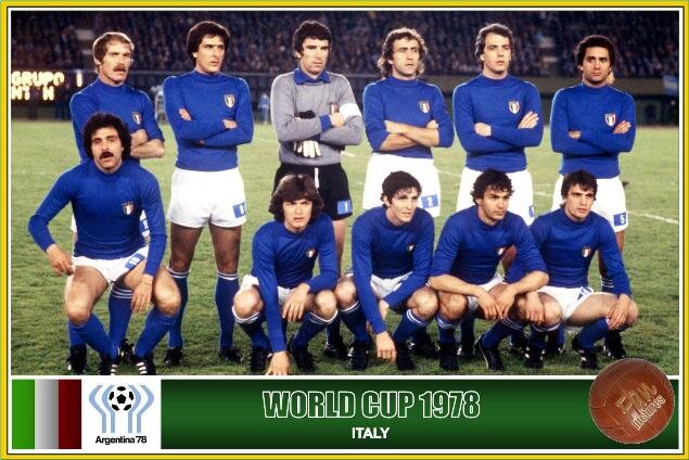 L’11 dell’Italia che batte’ l’Argentina con un gol di Bettega. In piedi, da sinistra Benetti, Scirea, Zoff, Bellugi, Bettega, Gentile; accosciati, da sinistra Causio, Antognoni, Rossi, Cabrini, Tardelli