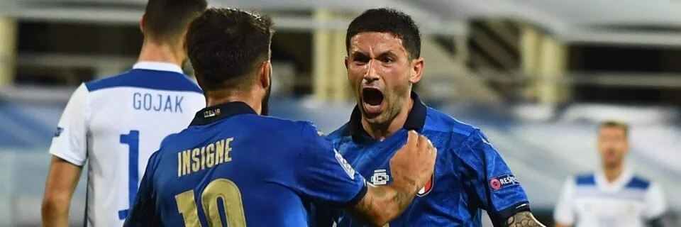 Sensi esulta con Insigne dopo la rete dell’1-1 alla Bosnia