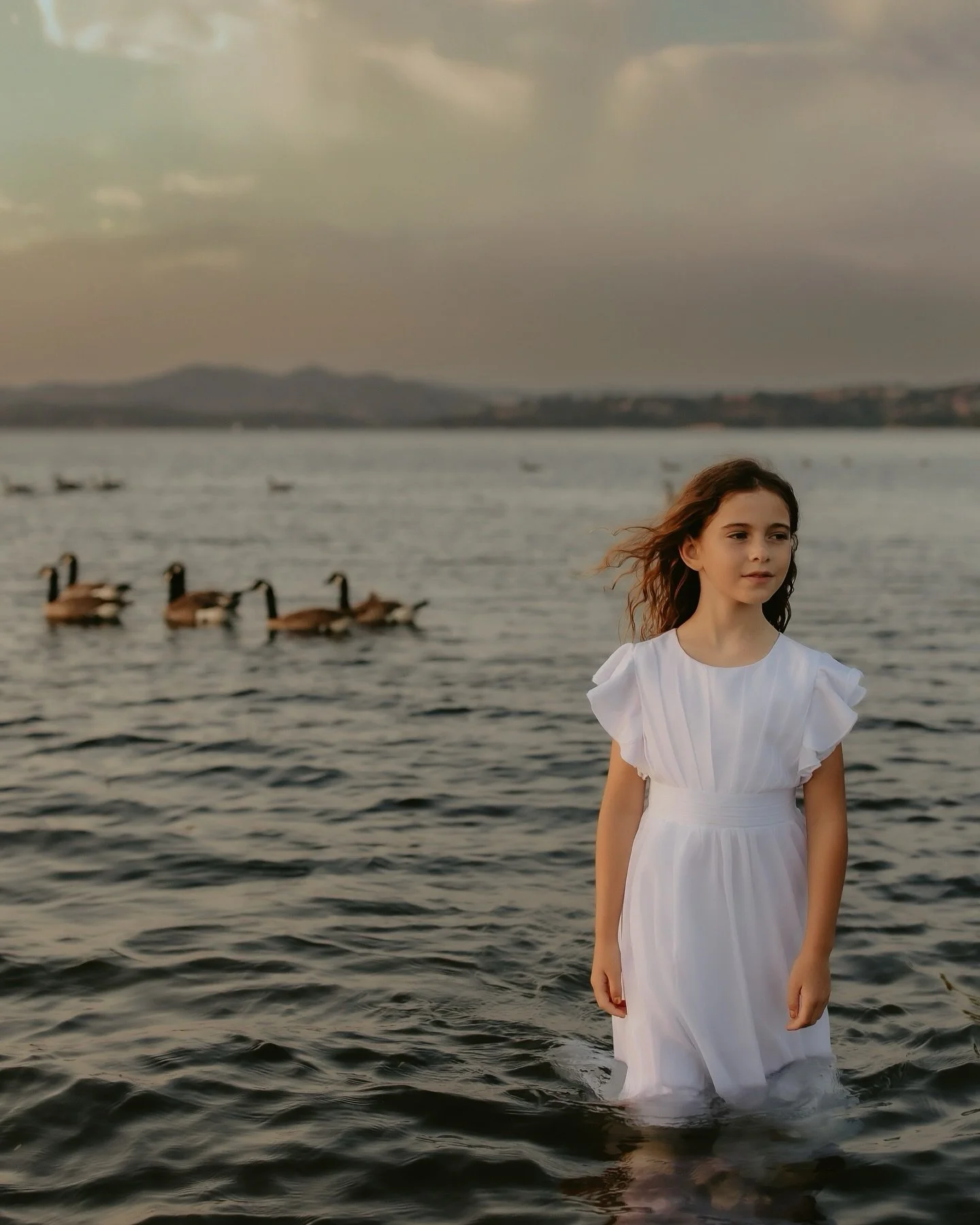Sweet Josephine was celebrating her Baptist milestone, and that evening in June felt like a scene straight out of a painting. The sky and the lake came alive with colors, wrapping her special day in a warm, vibrant embrace! I hope you all had a wonde