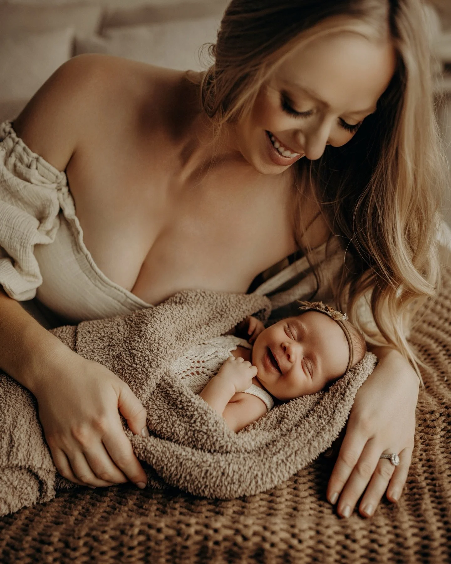 I know it&rsquo;s been a little while since I last posted, and I hope you all had a wonderful Thanksgiving surrounded by loved ones!

To all the amazing families, I want to take a moment to express how much I adore each of you. When you trust me to c