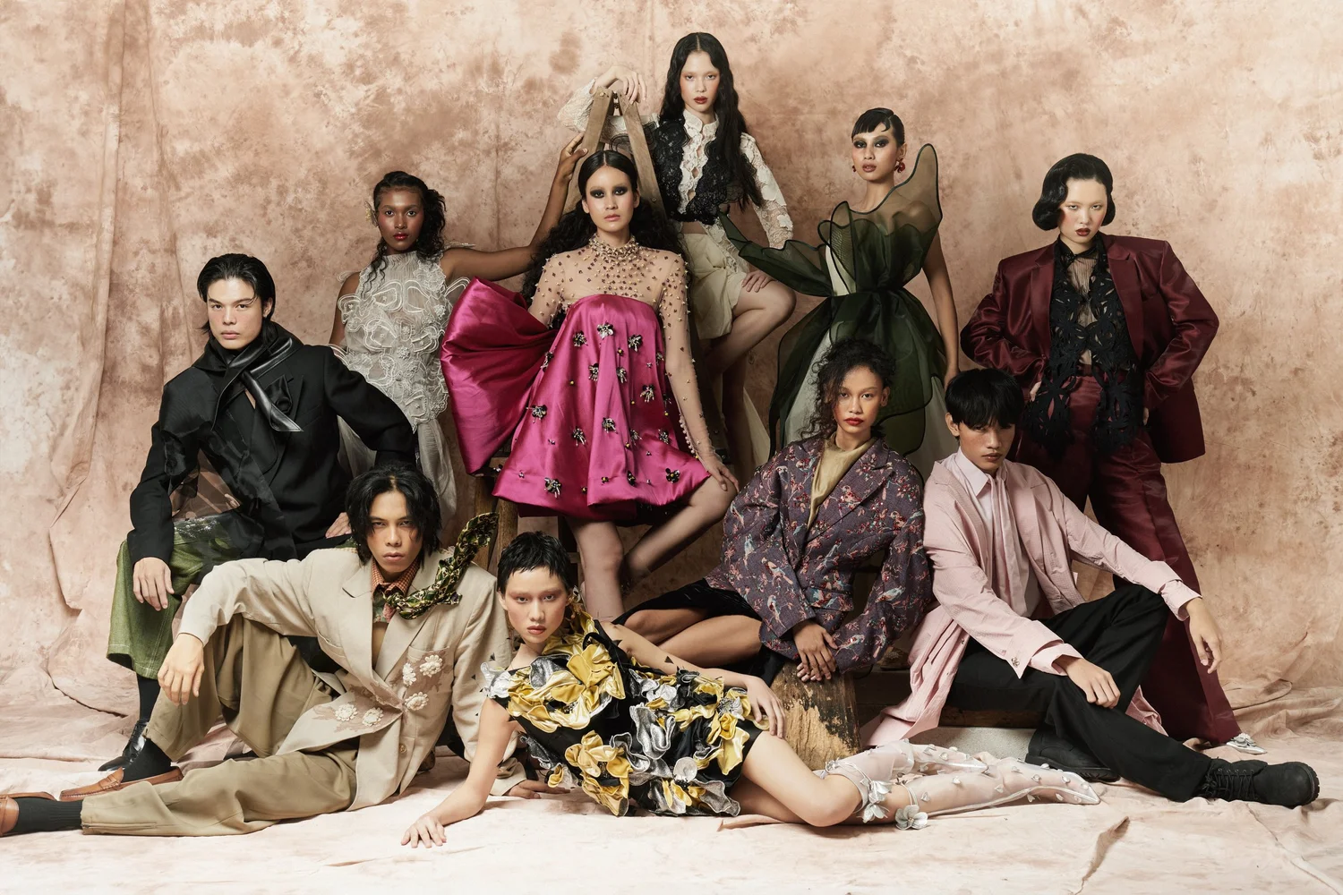Satu Dekade 2ICONS: Dari Model Management ke Ekosistem Kreatif yang ...