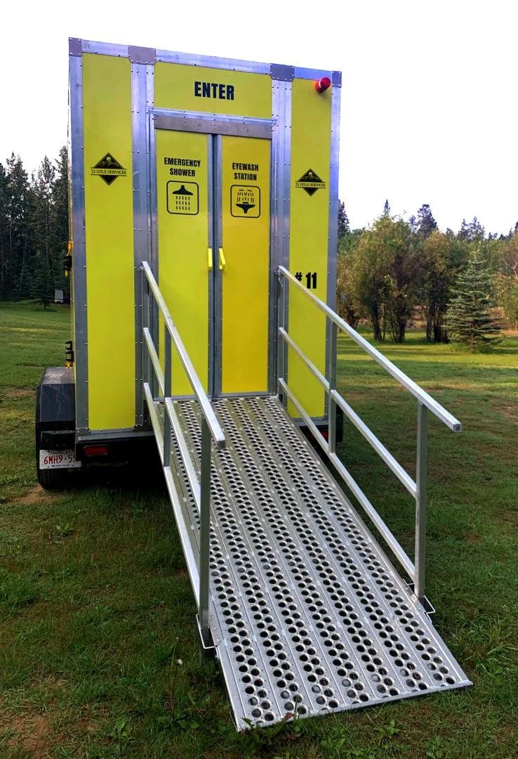 emergency-shower-eyewash-trailer-safety-ramp.jpg